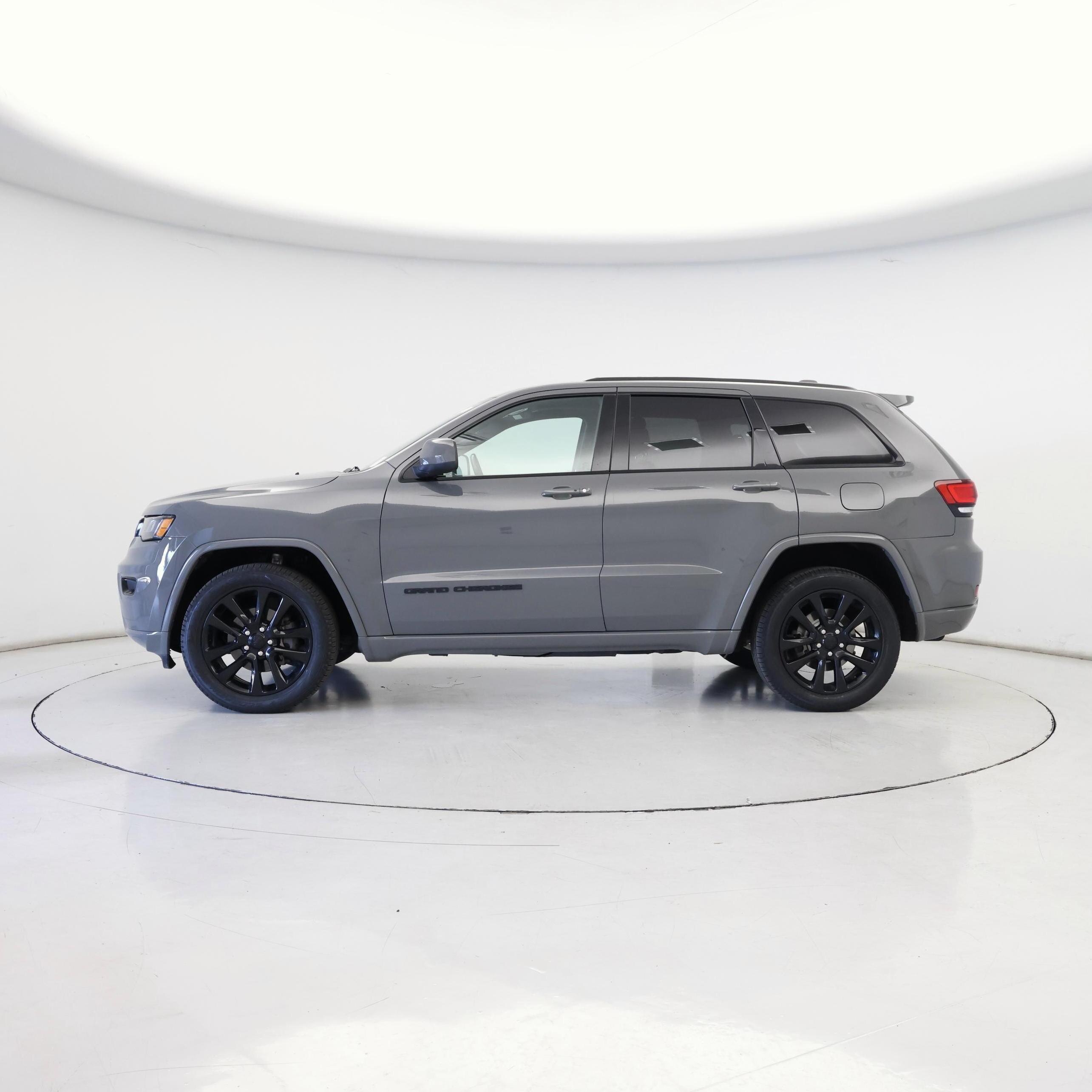 Thumbnail: 2020 Jeep Grand Cherokee - 3