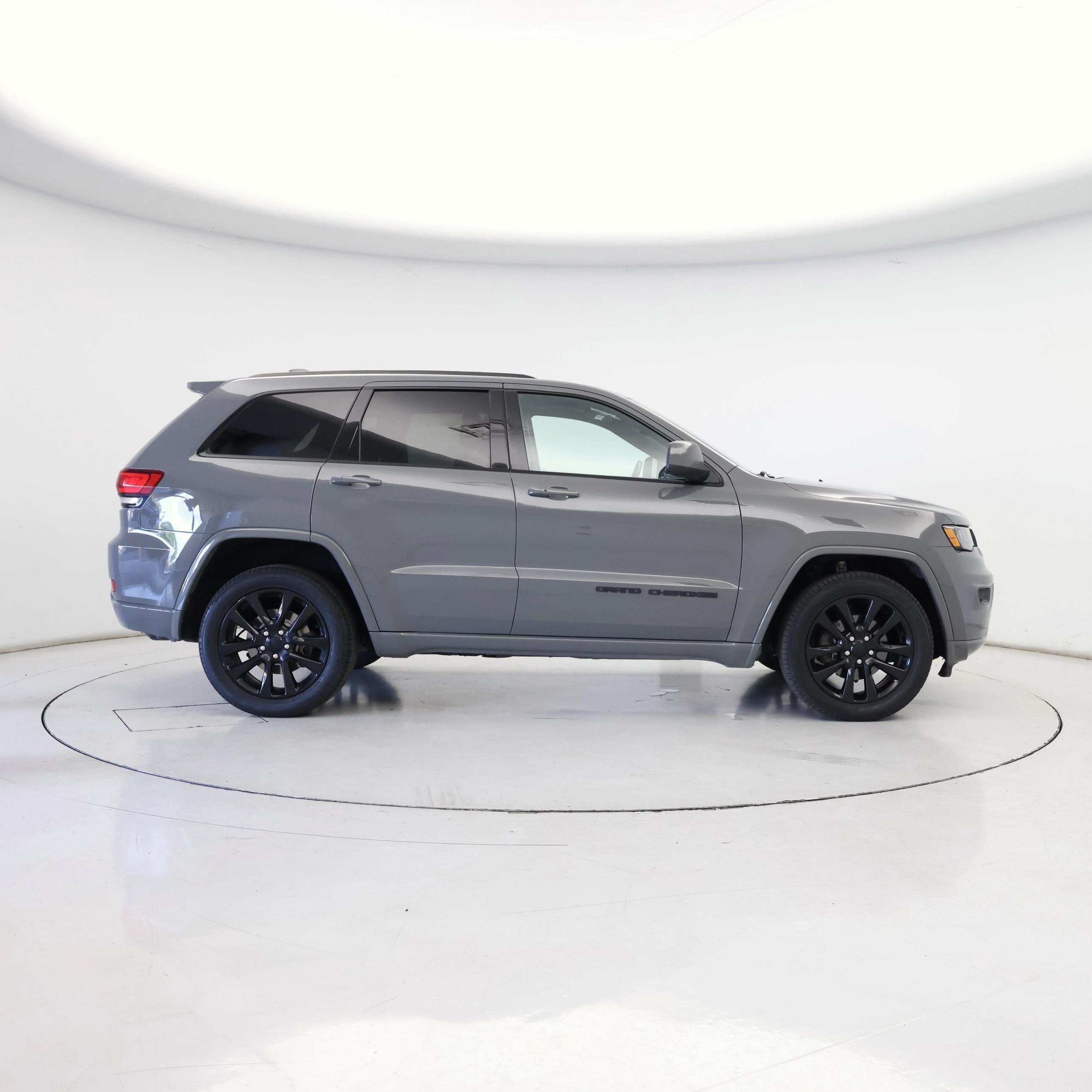 Thumbnail: 2020 Jeep Grand Cherokee - 7
