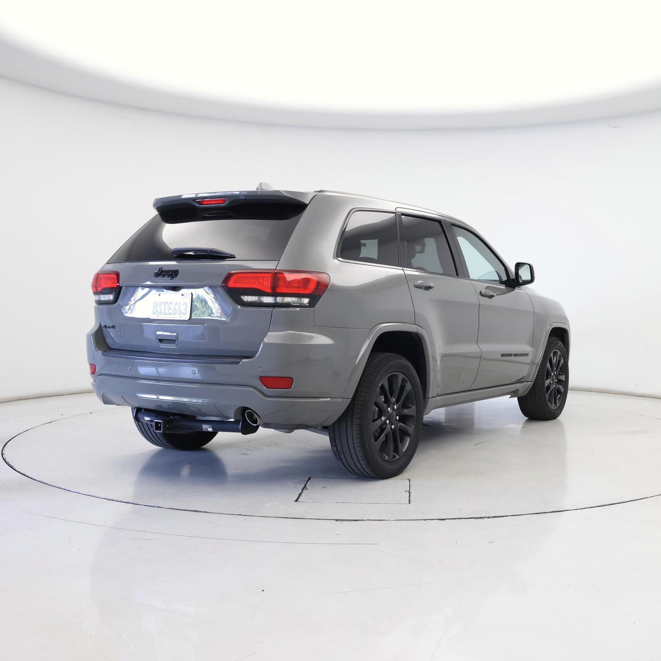 Thumbnail: 2020 Jeep Grand Cherokee - 8