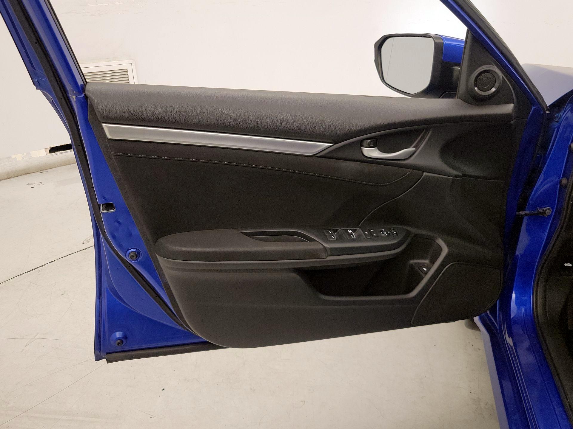 Thumbnail: 2016 Honda Civic - 12