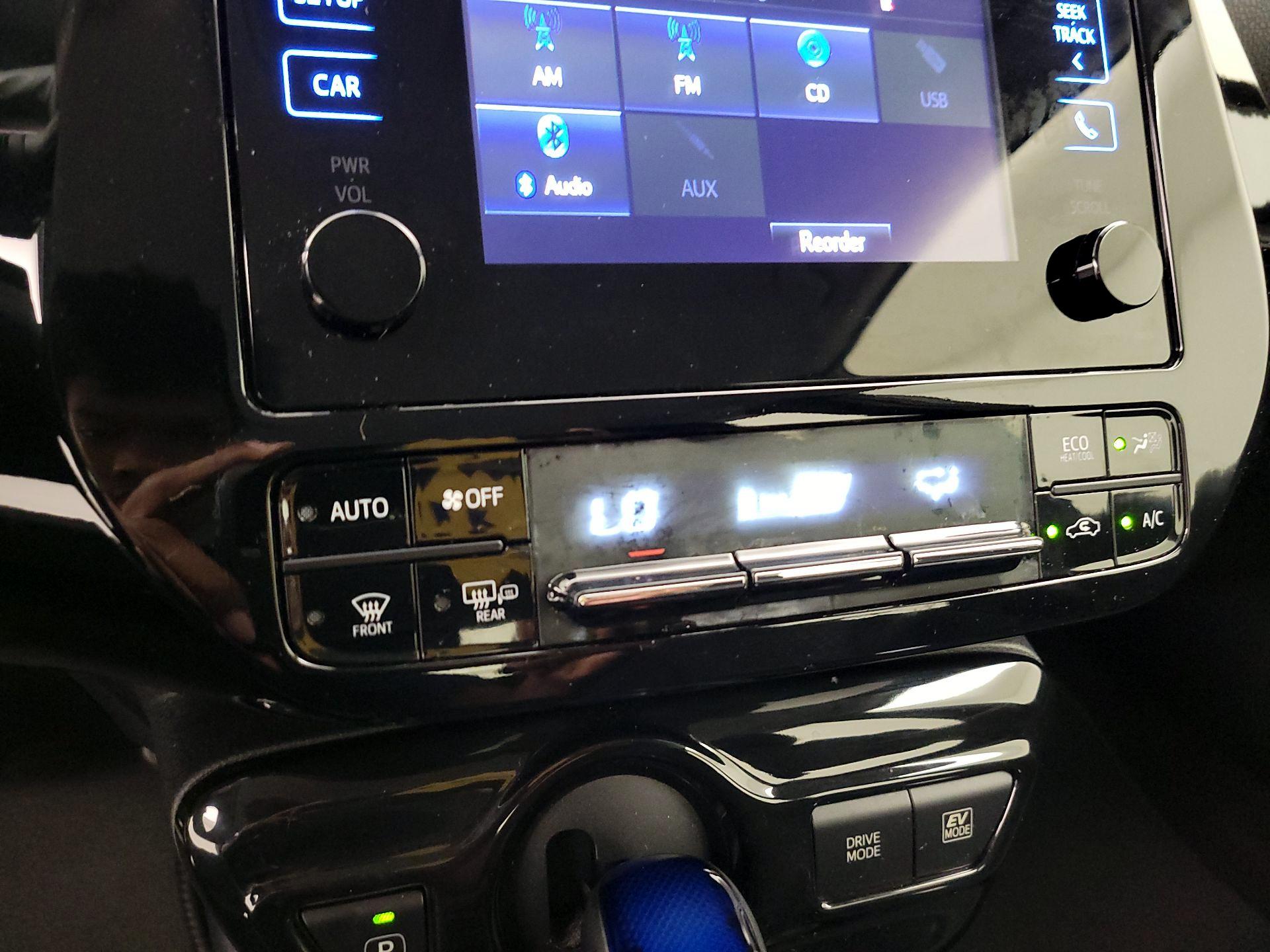 Thumbnail: 2017 Toyota Prius - 16