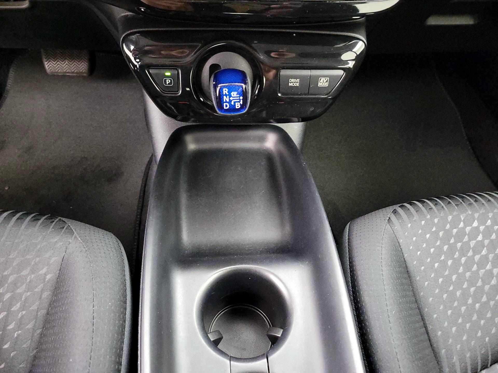 Thumbnail: 2017 Toyota Prius - 17