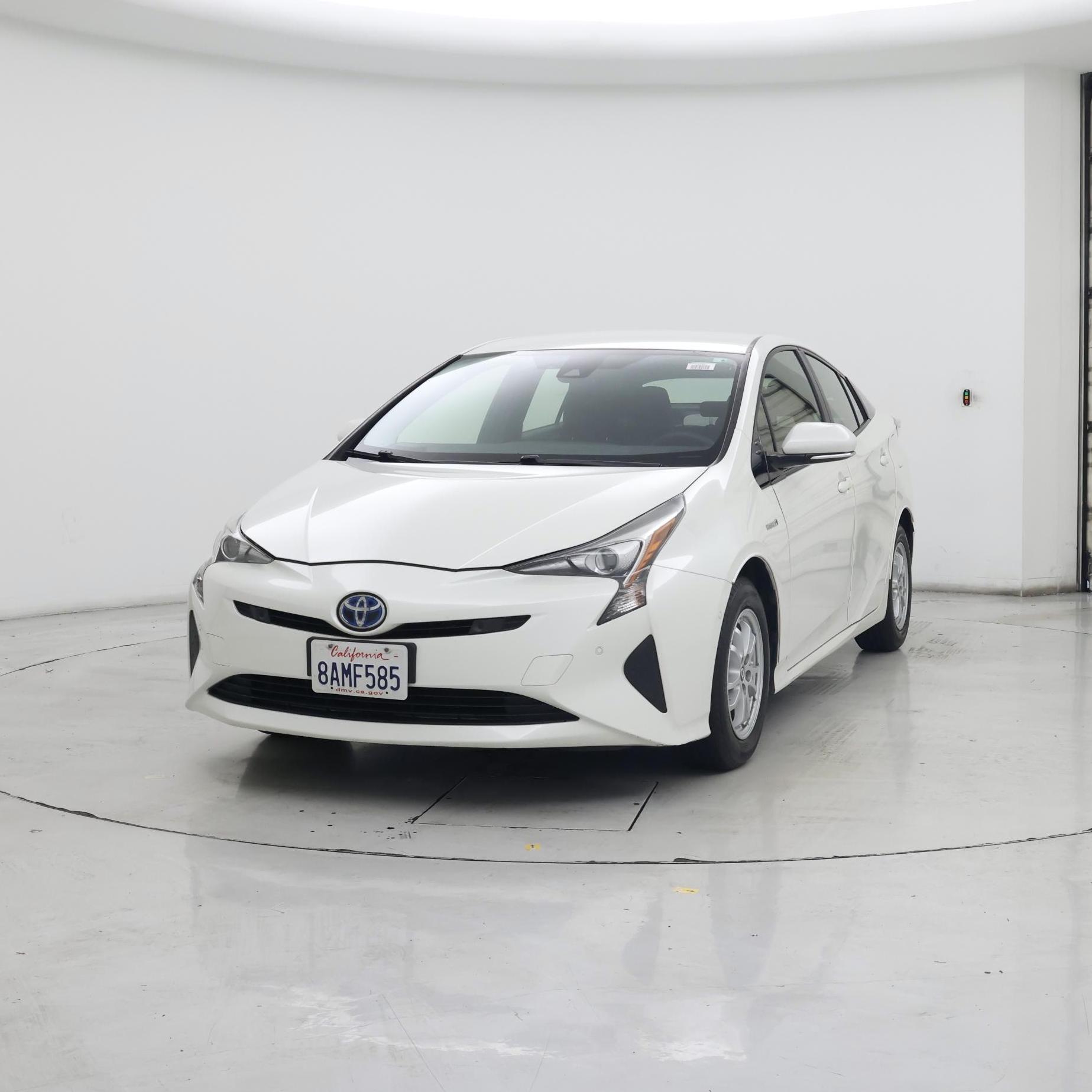 Thumbnail: 2017 Toyota Prius - 4