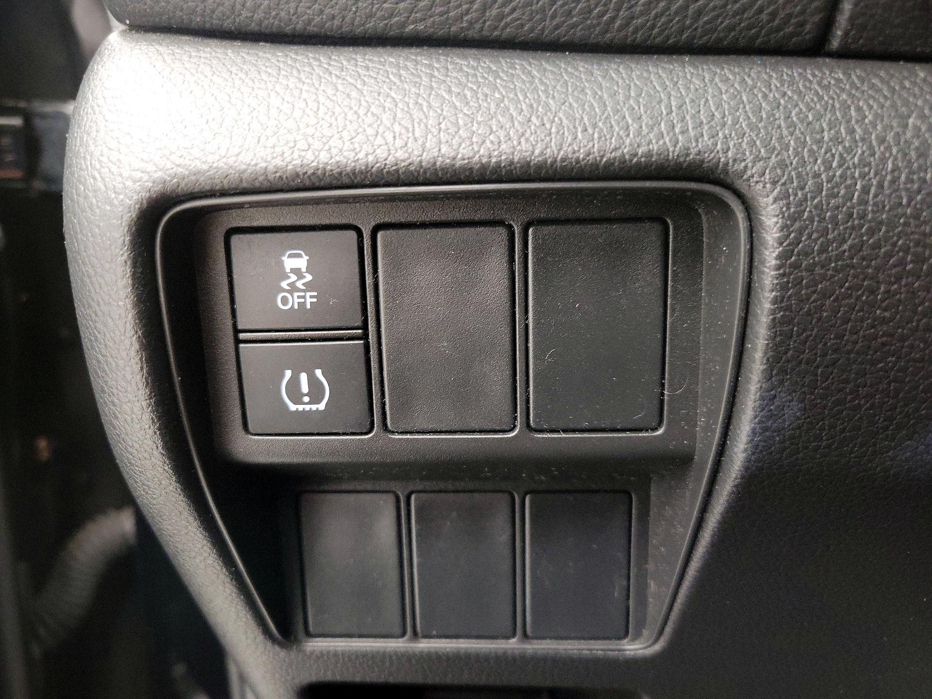 Thumbnail: 2017 Honda CR-V - 13