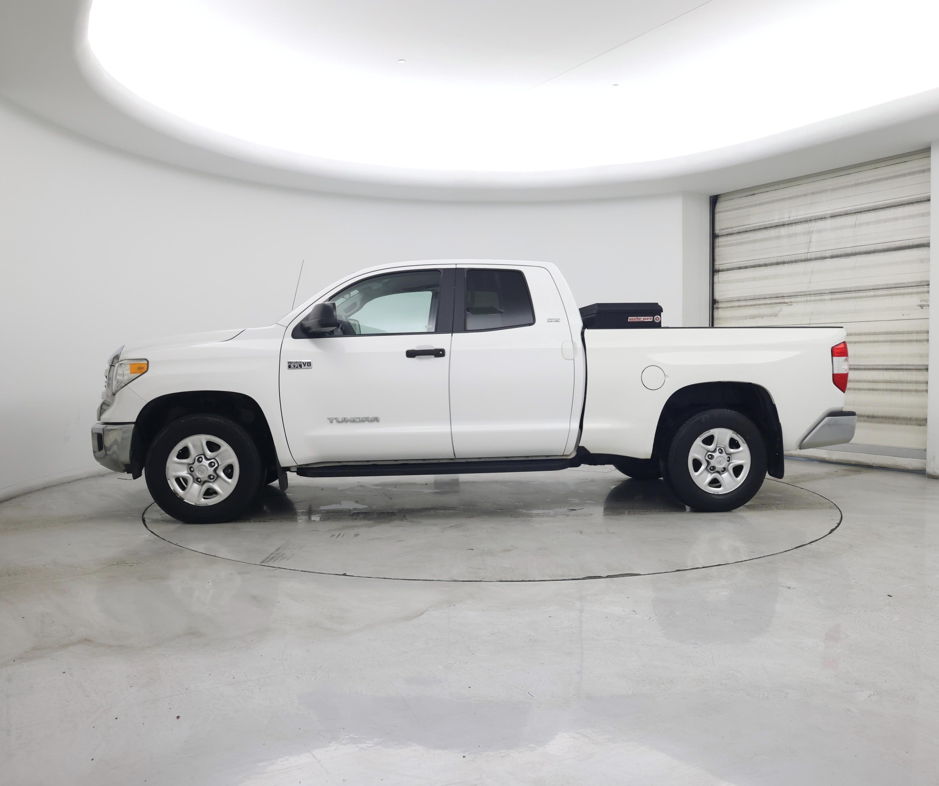 Thumbnail: 2017 Toyota Tundra - 3