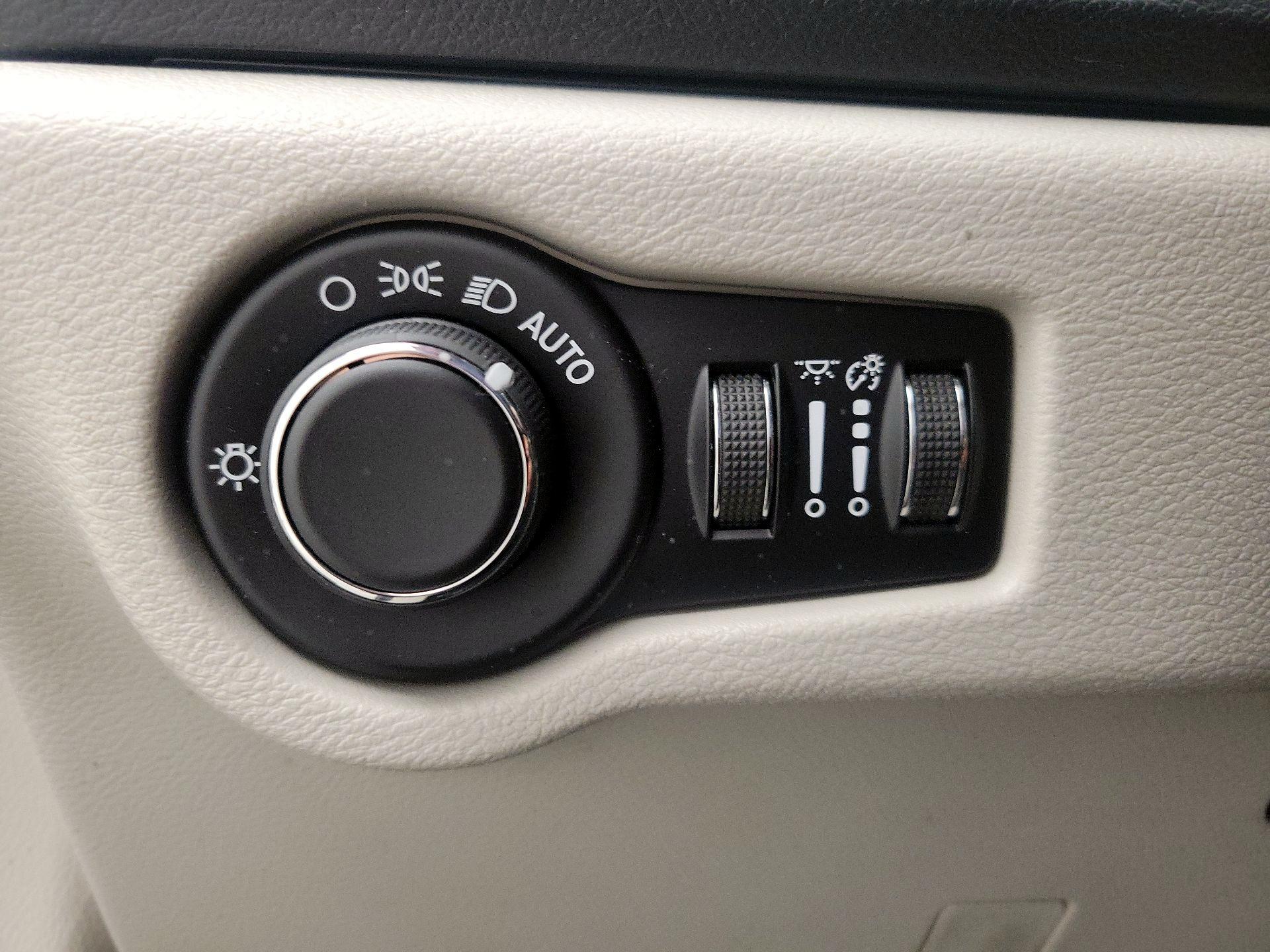 Thumbnail: 2019 Chrysler Pacifica - 13