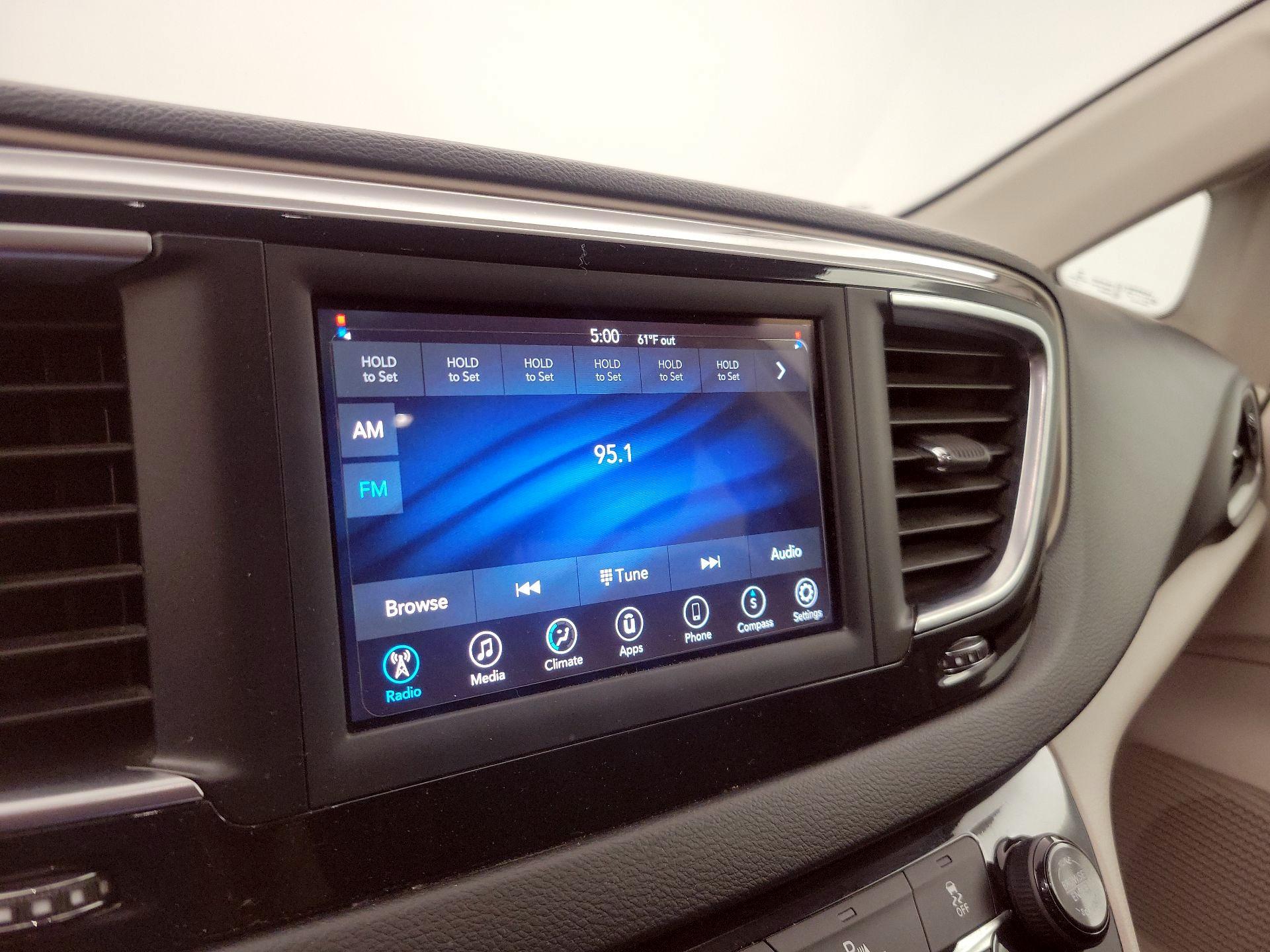 Thumbnail: 2019 Chrysler Pacifica - 15