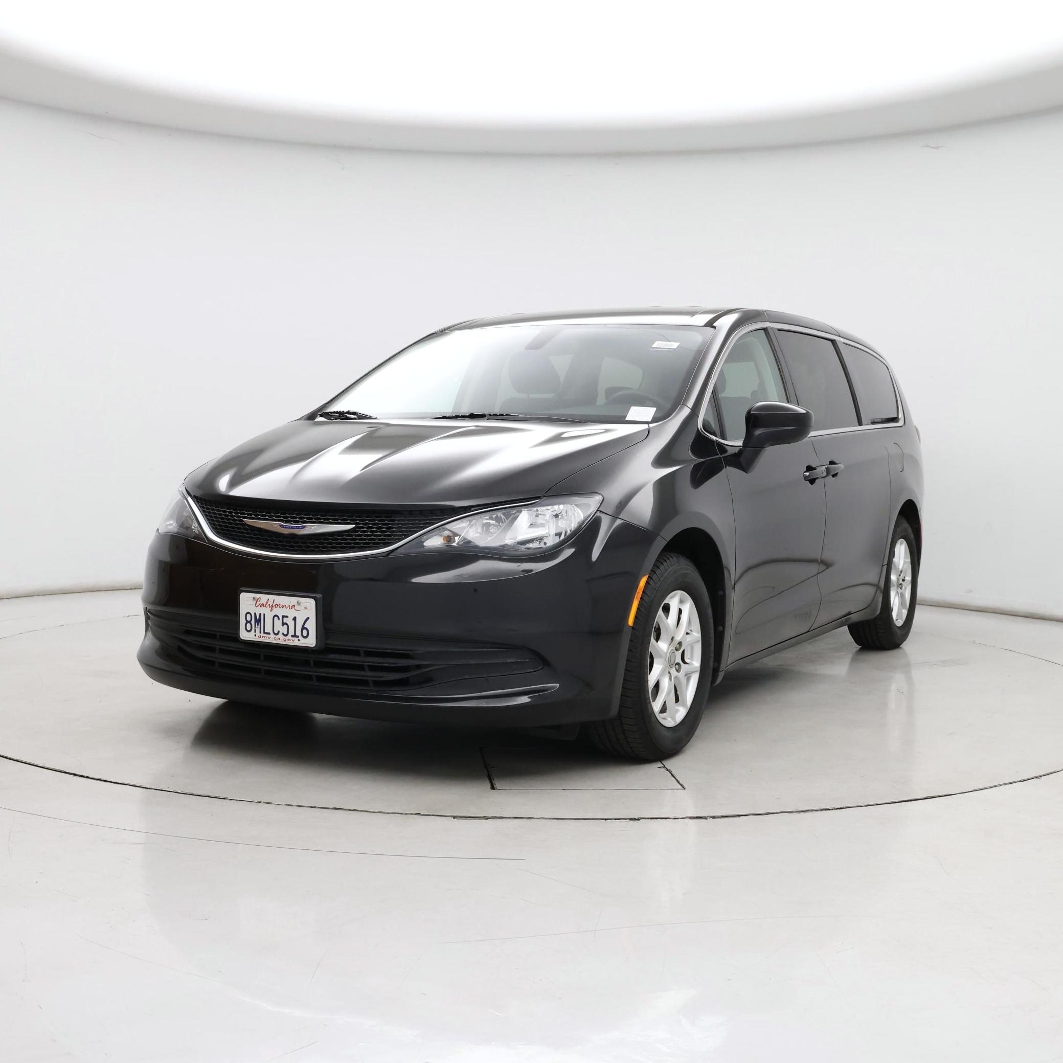 Thumbnail: 2019 Chrysler Pacifica - 4