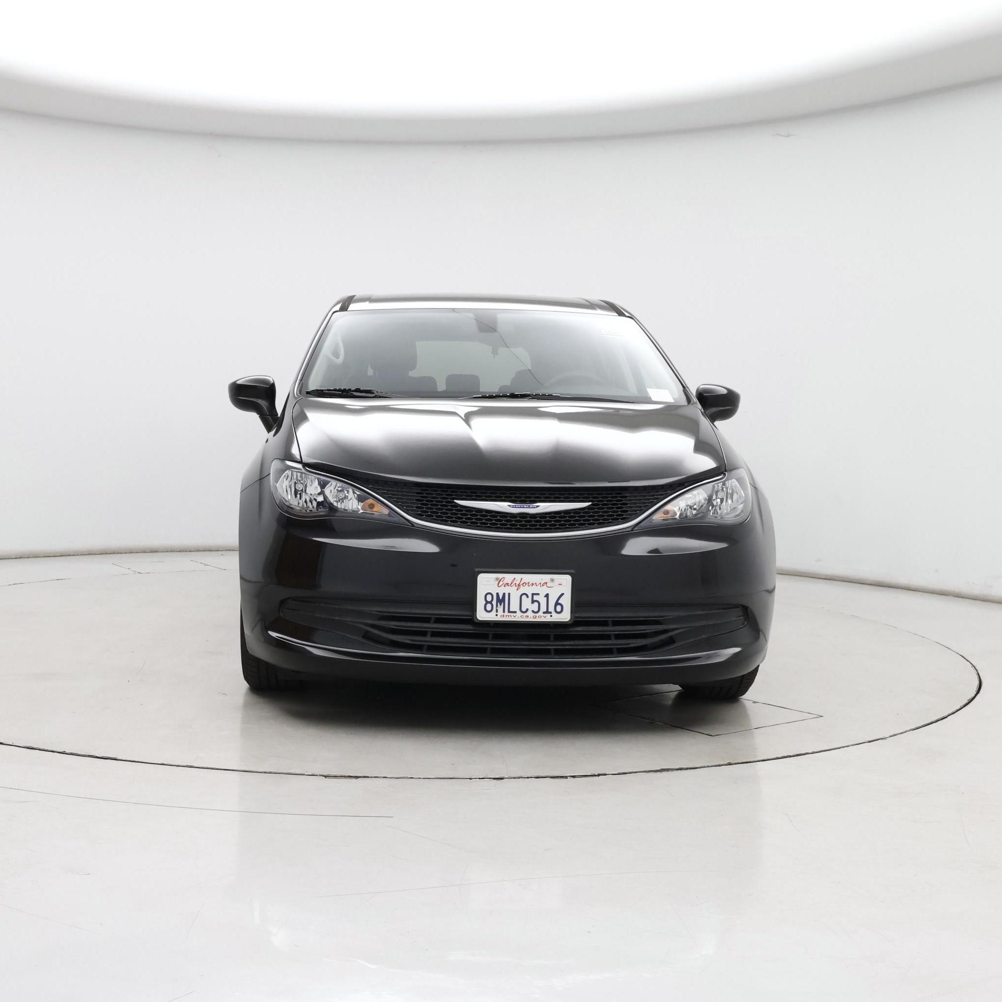 Thumbnail: 2019 Chrysler Pacifica - 5