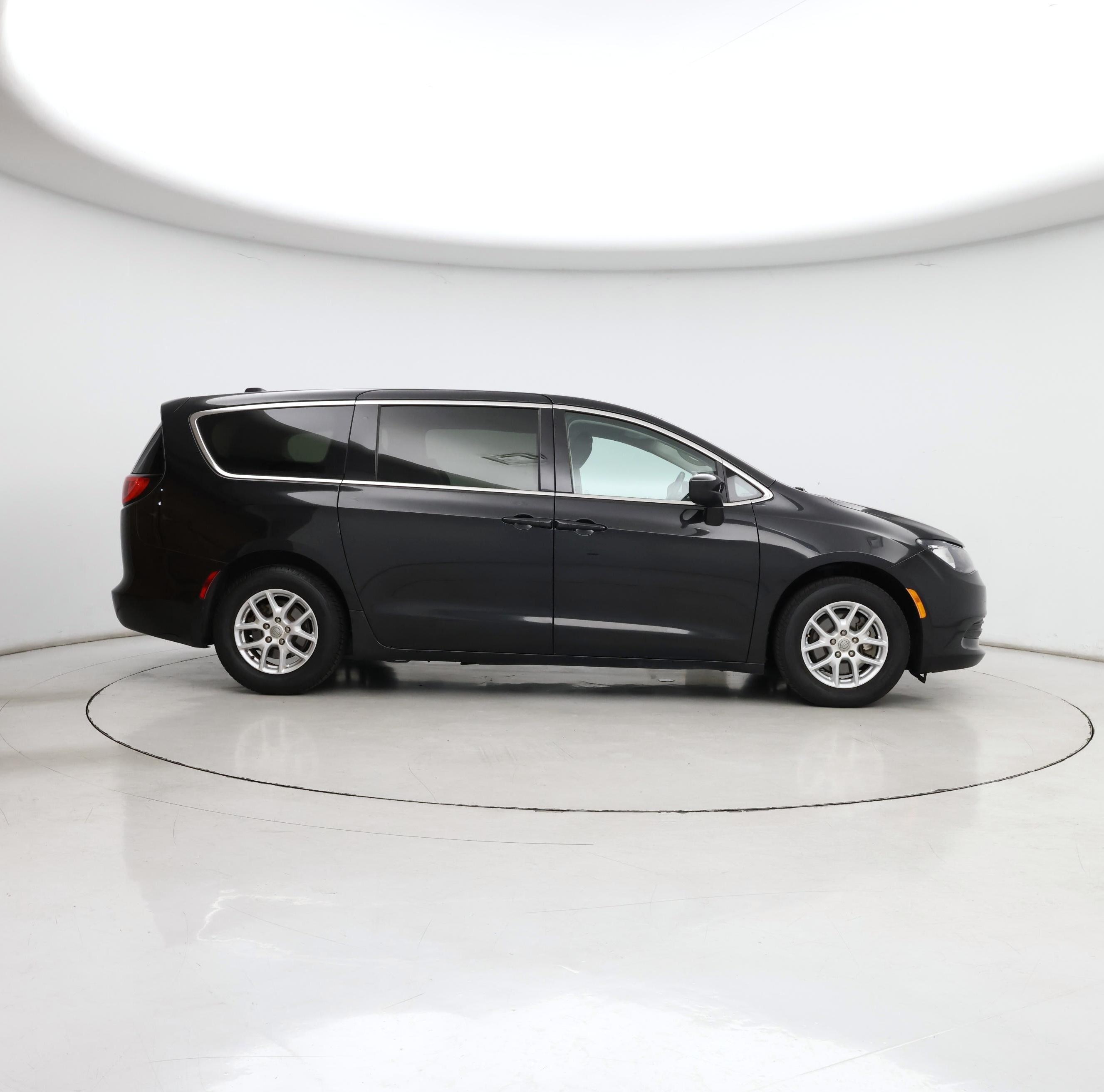 Thumbnail: 2019 Chrysler Pacifica - 7