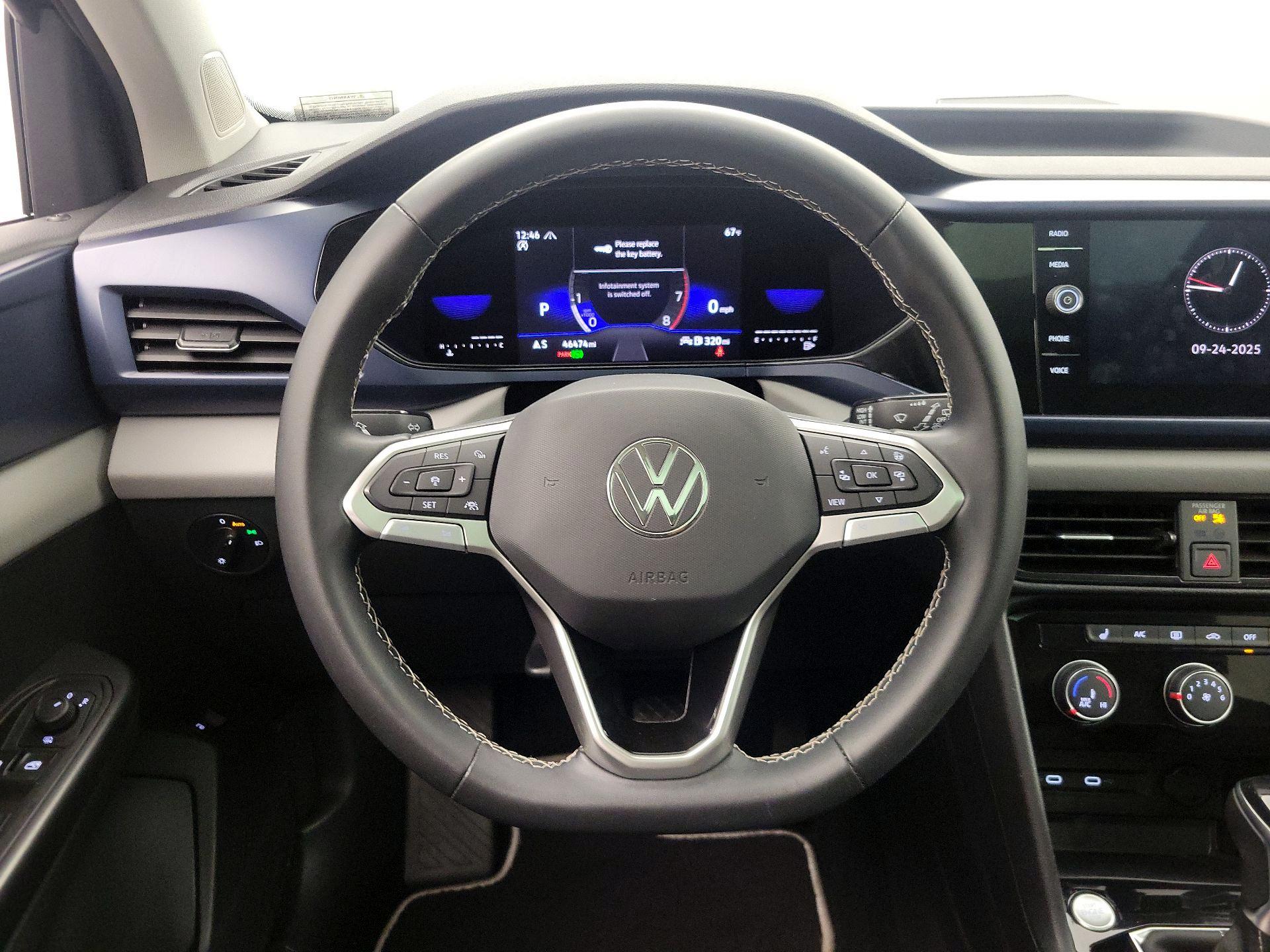 Thumbnail: 2023 Volkswagen Taos - 10