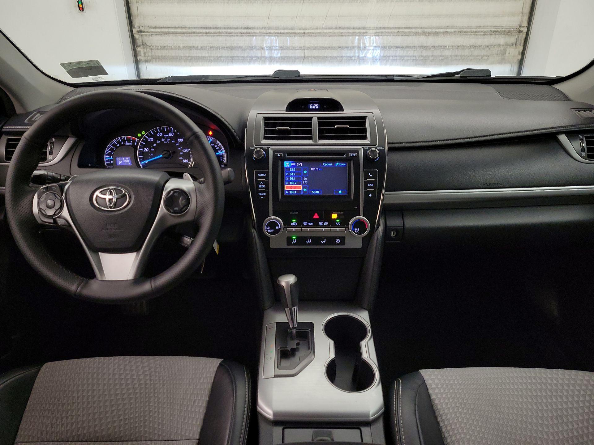 Thumbnail: 2014 Toyota Camry - 9