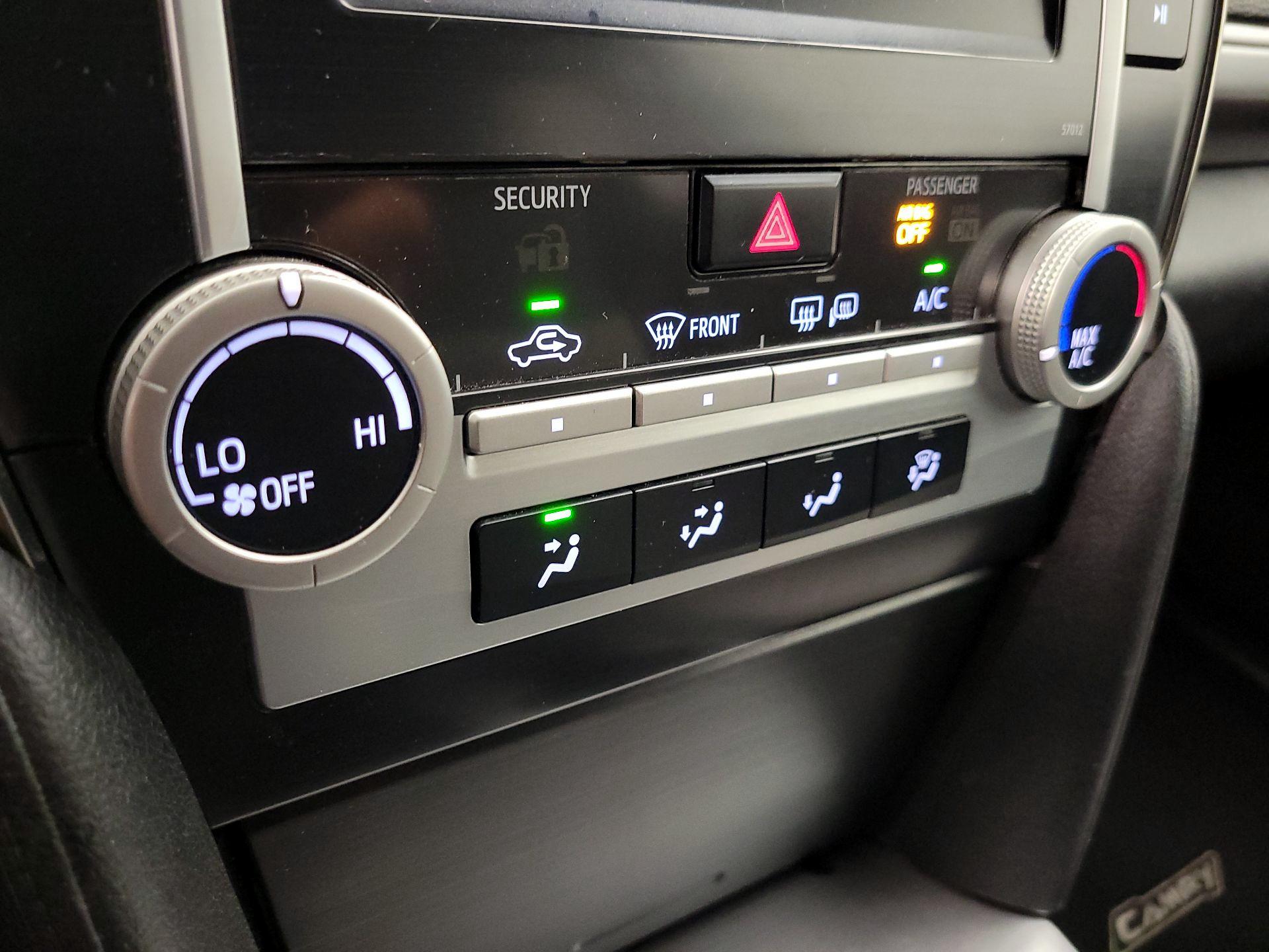 Thumbnail: 2014 Toyota Camry - 15