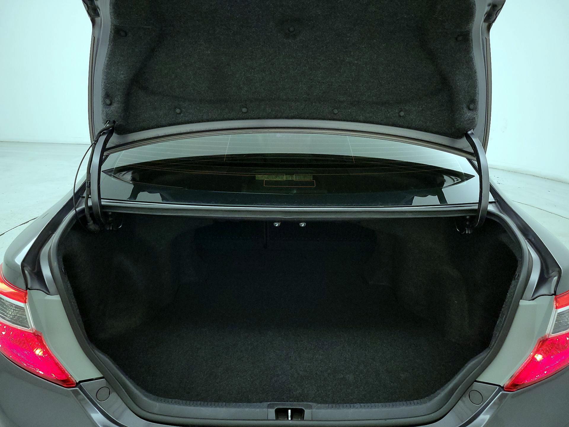 Thumbnail: 2014 Toyota Camry - 19