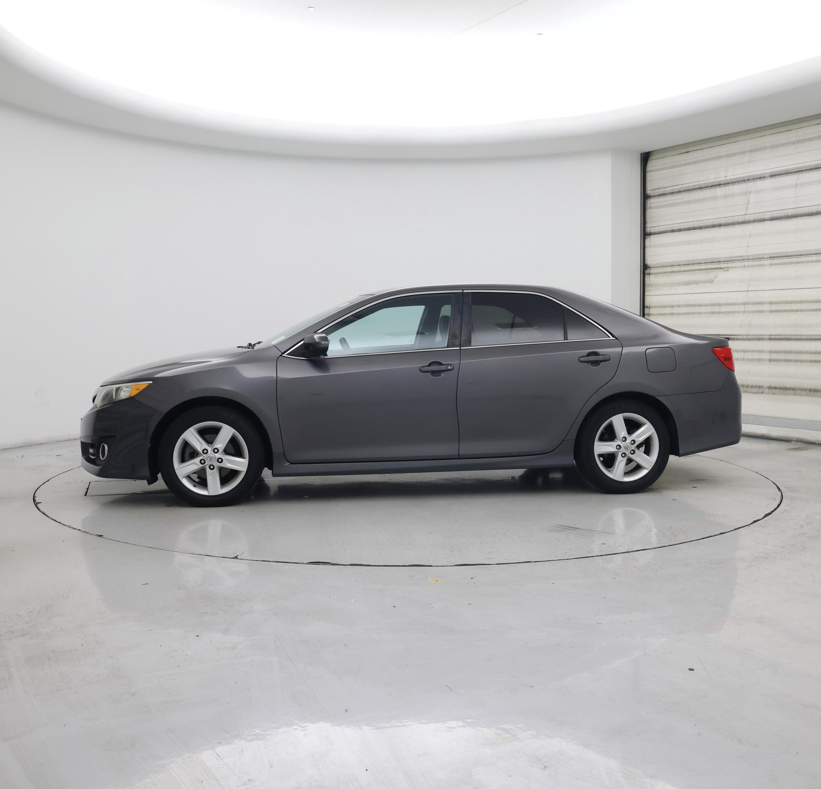 Thumbnail: 2014 Toyota Camry - 3
