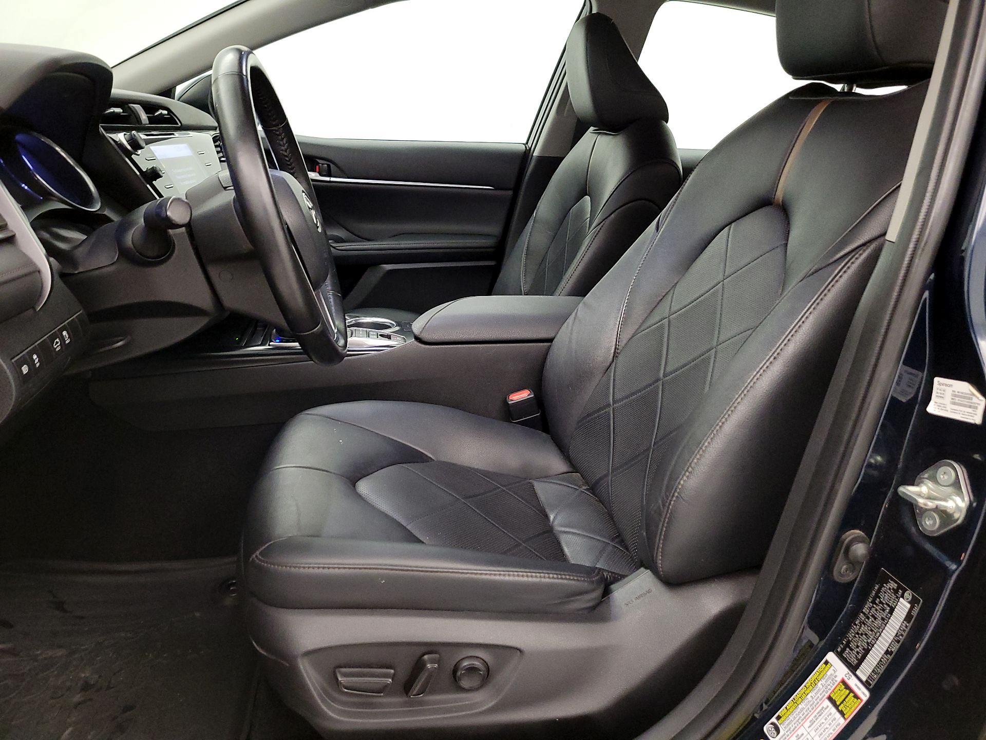 Thumbnail: 2019 Toyota Camry - 11