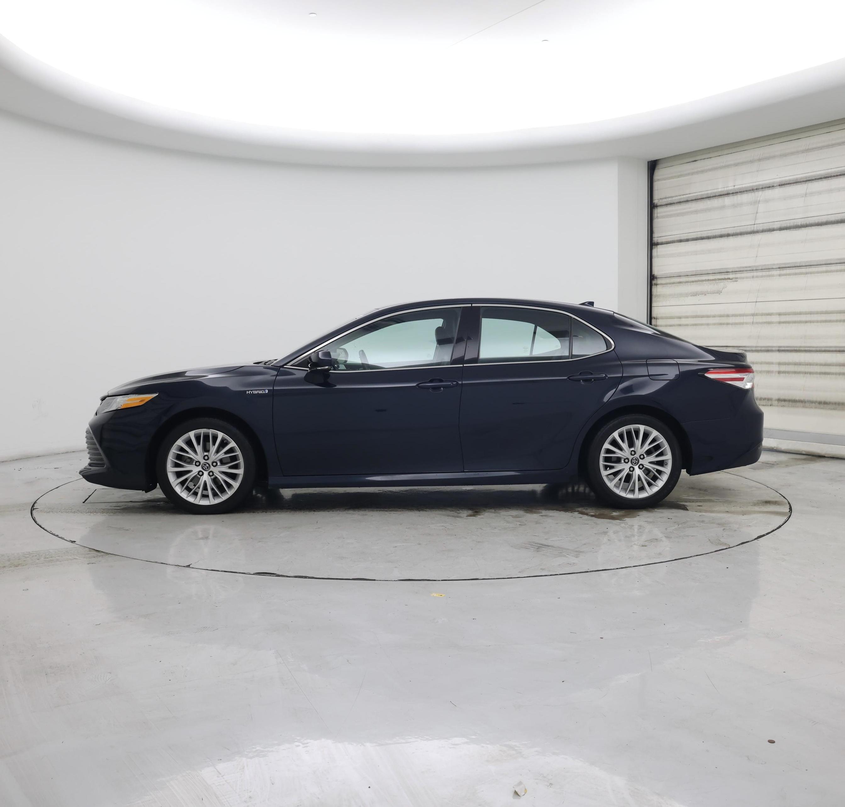 Thumbnail: 2019 Toyota Camry - 3