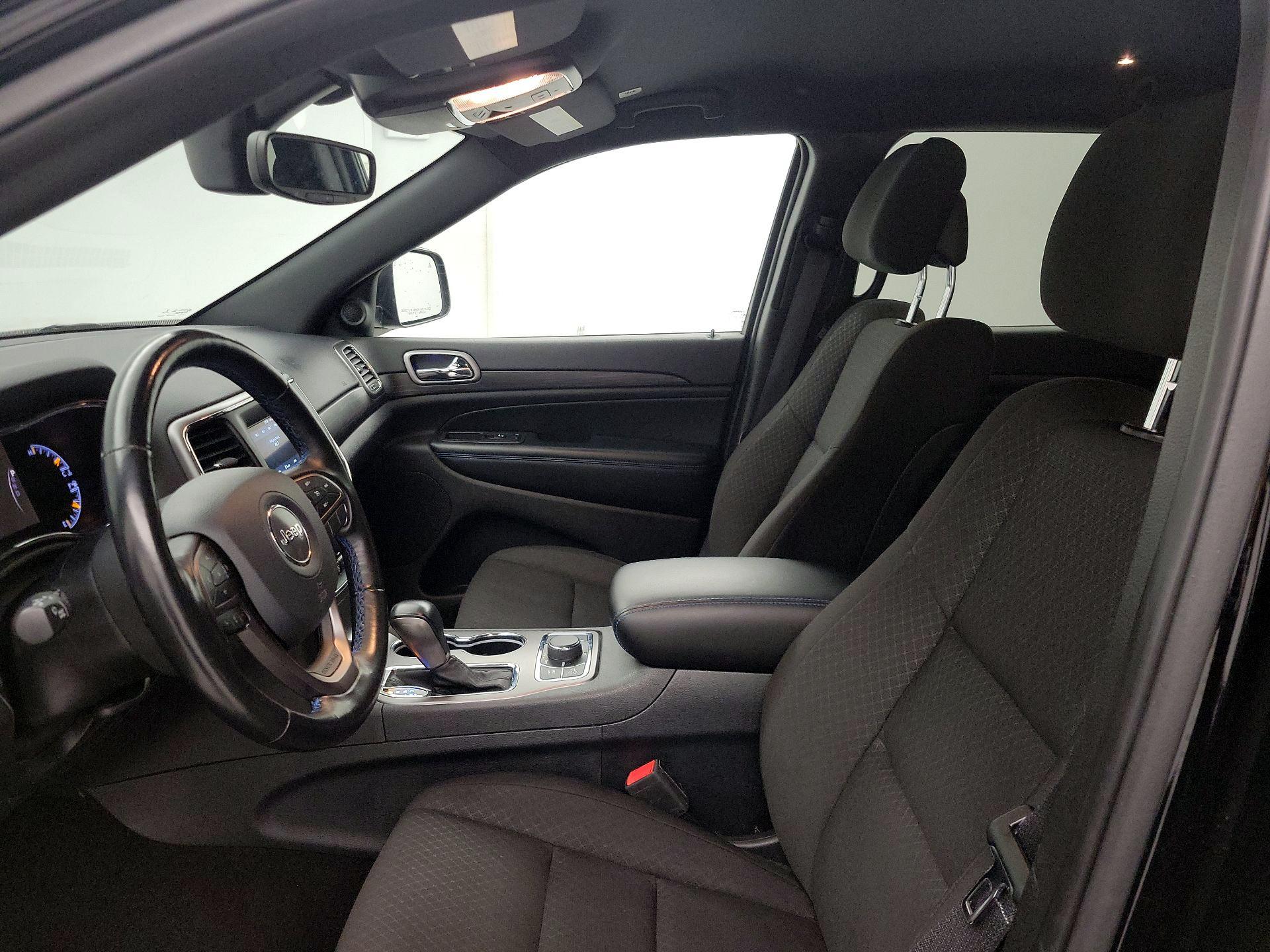 Thumbnail: 2020 Jeep Grand Cherokee - 11