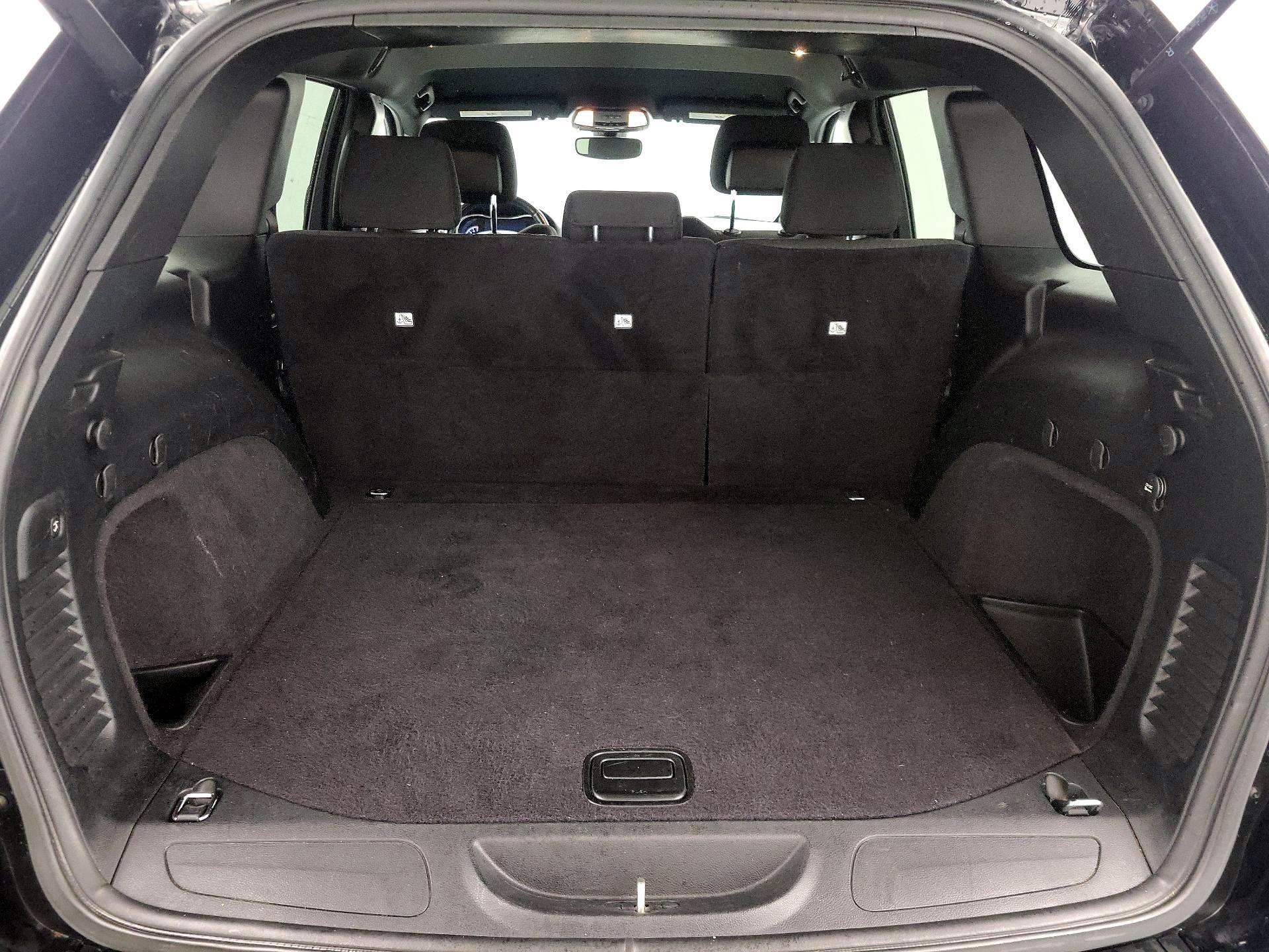 Thumbnail: 2020 Jeep Grand Cherokee - 20