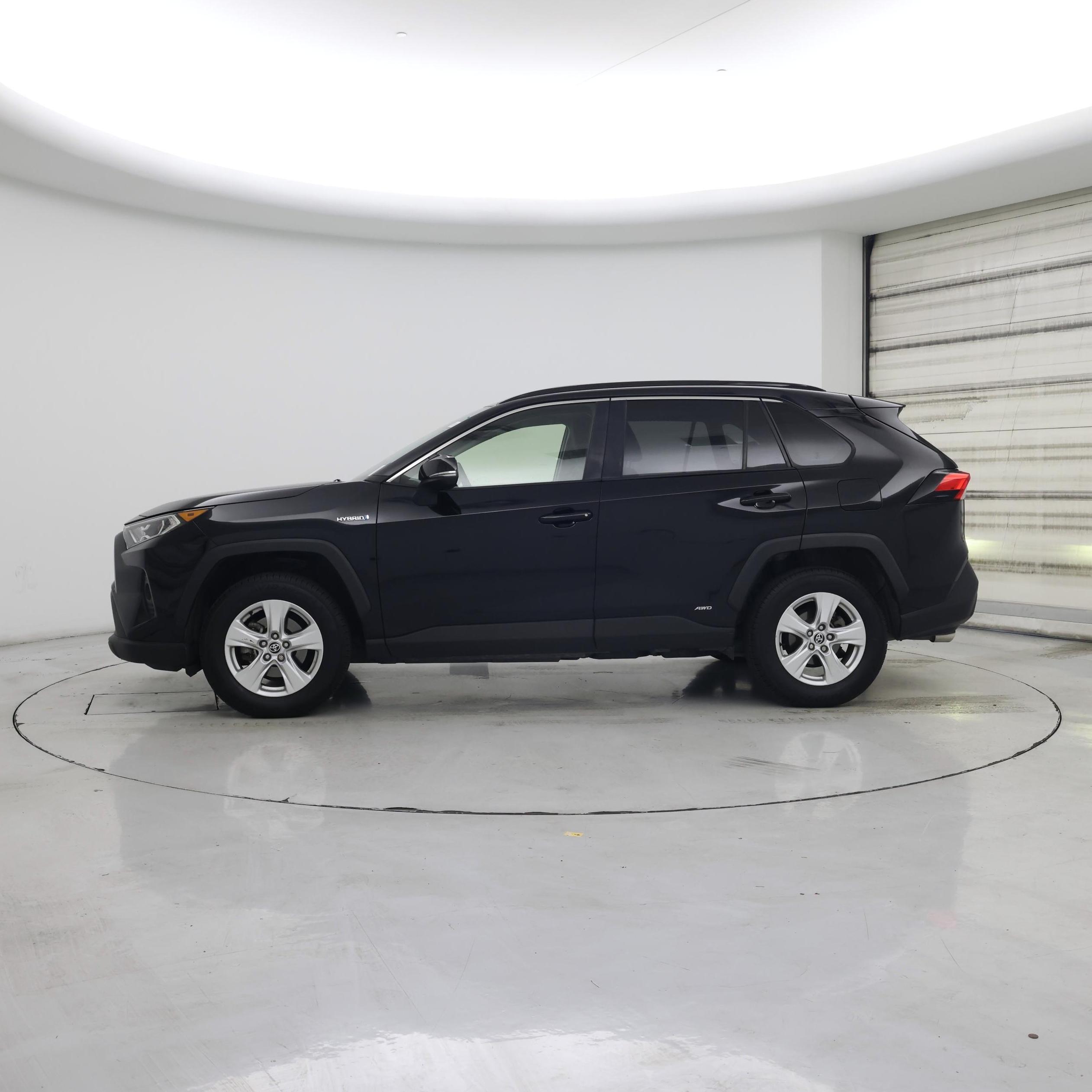 Thumbnail: 2020 Toyota RAV4 - 3