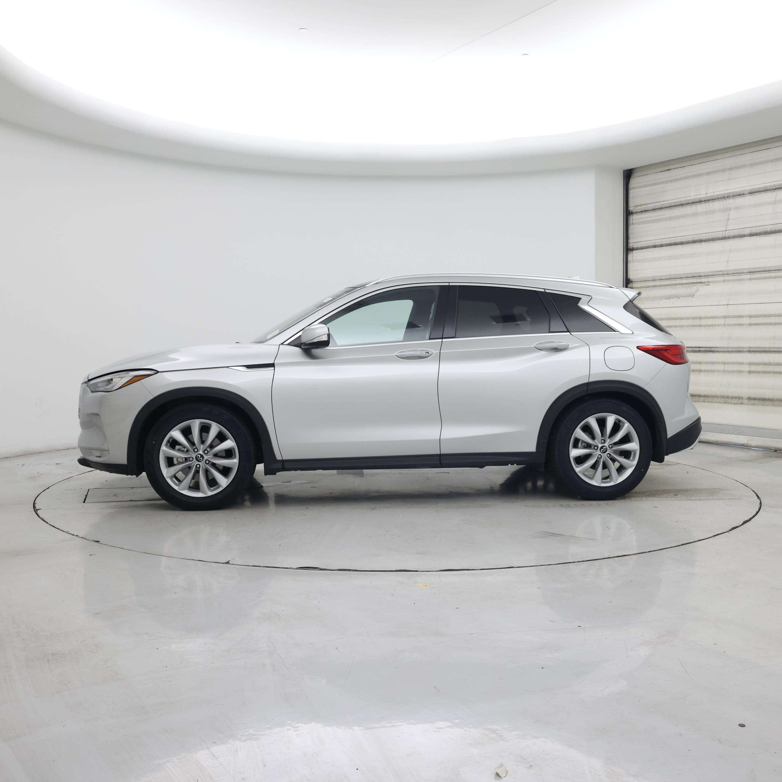 Thumbnail: 2019 INFINITI QX50 - 3