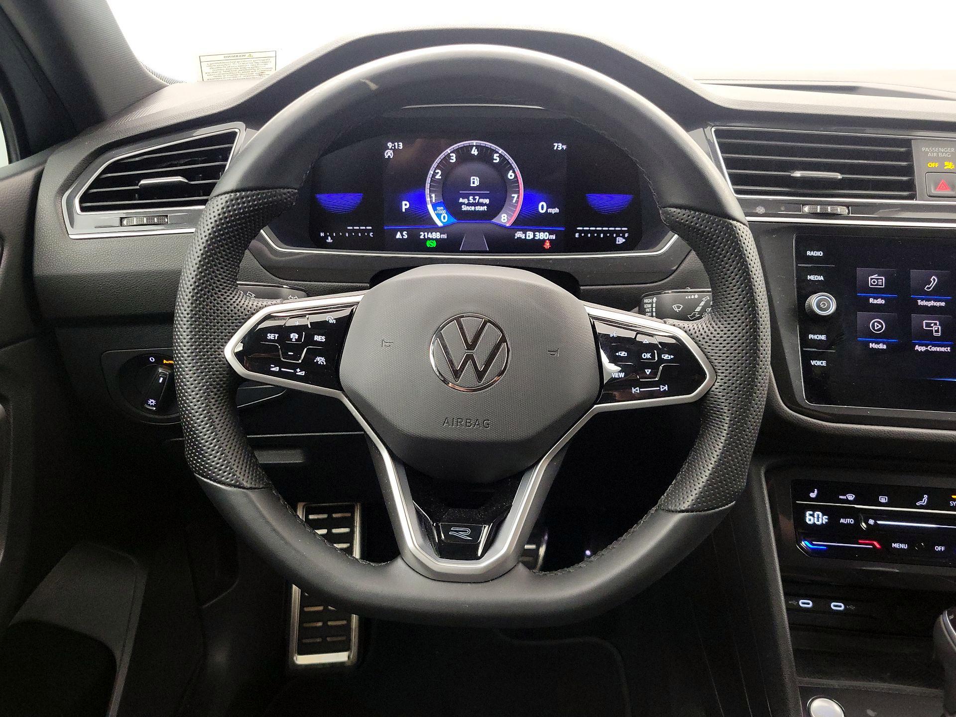Thumbnail: 2023 Volkswagen Tiguan - 10