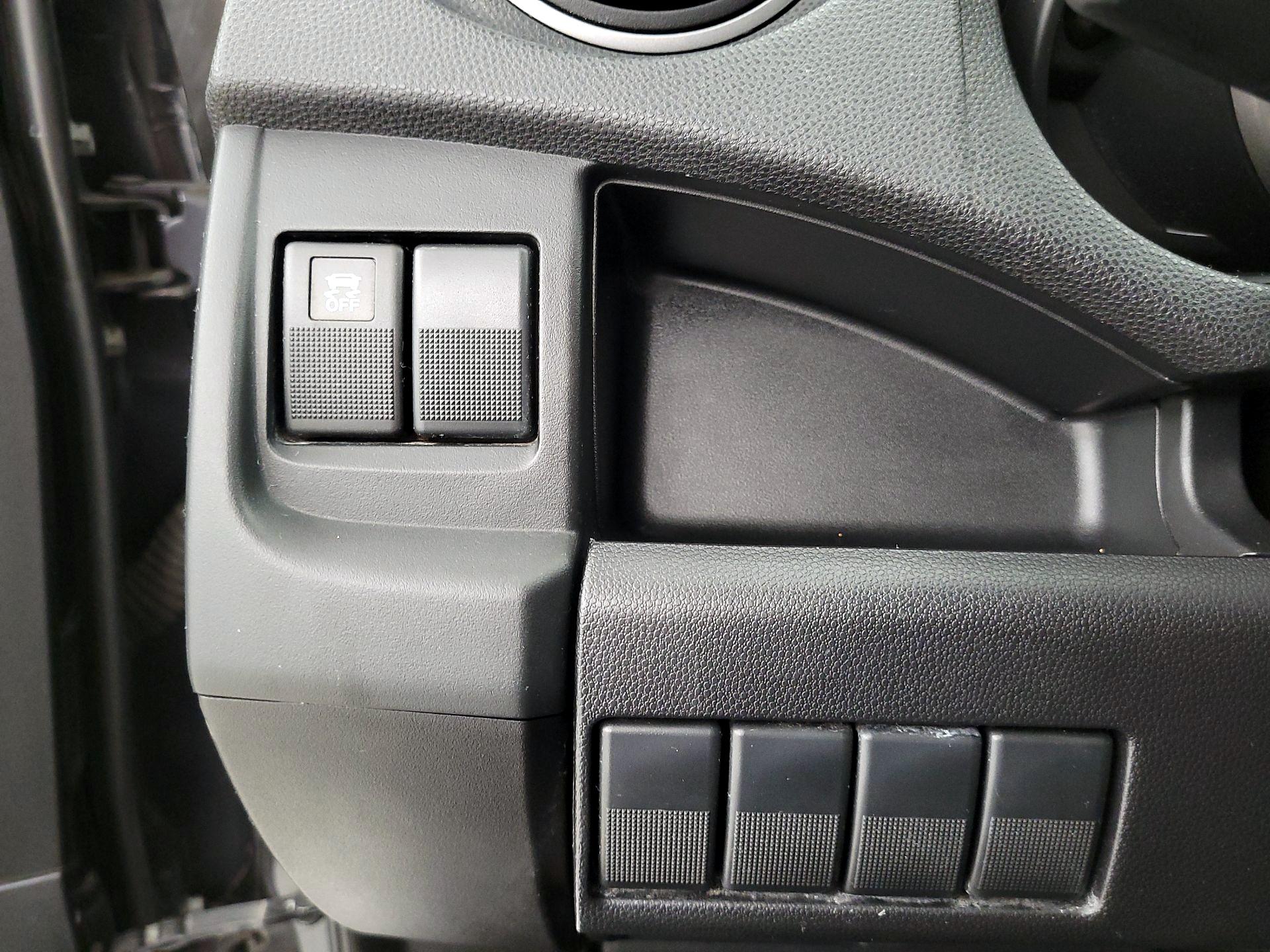 Thumbnail: 2015 Mazda Mazda5 - 13