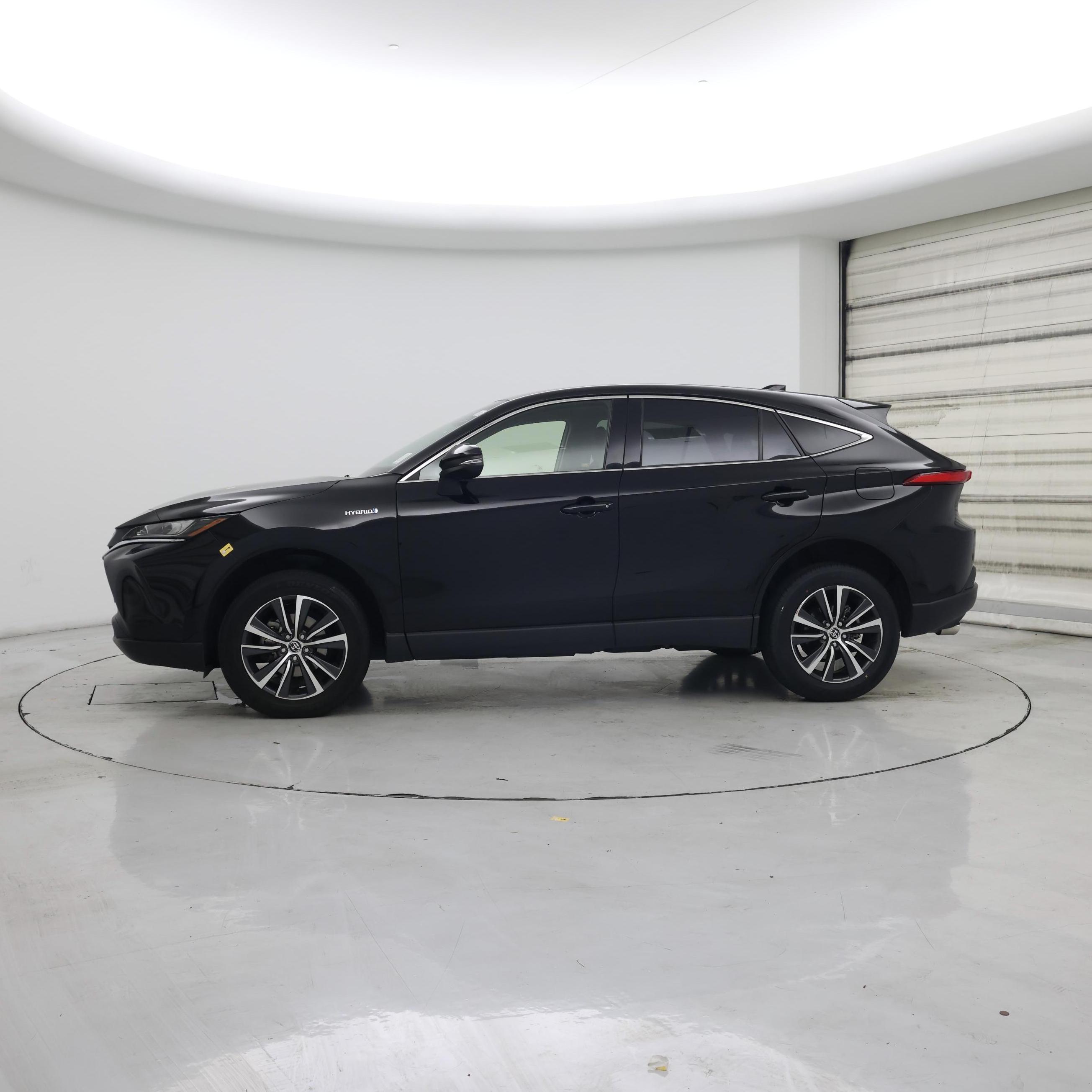 Thumbnail: 2021 Toyota Venza - 3