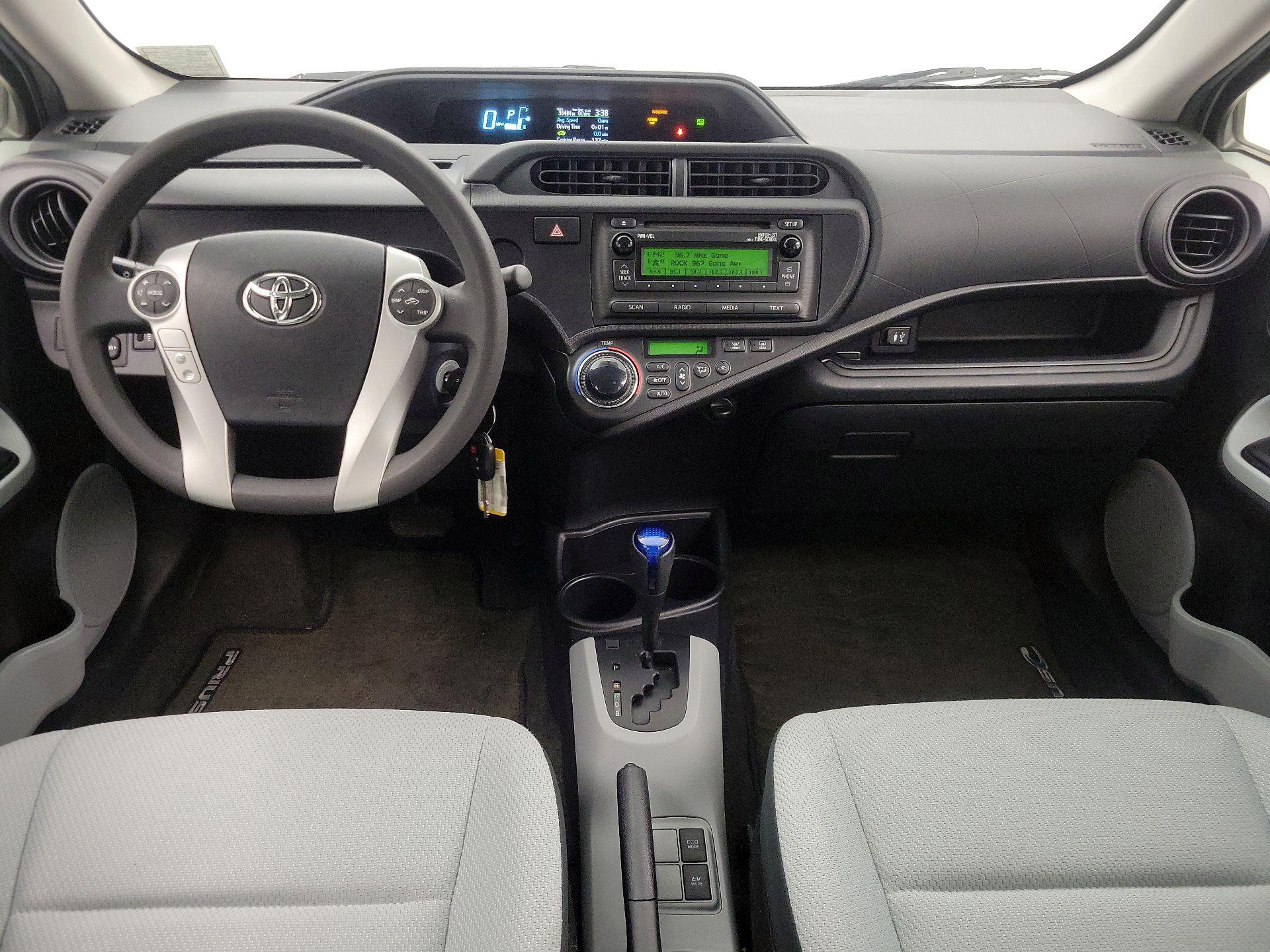 Thumbnail: 2014 Toyota Prius c - 9