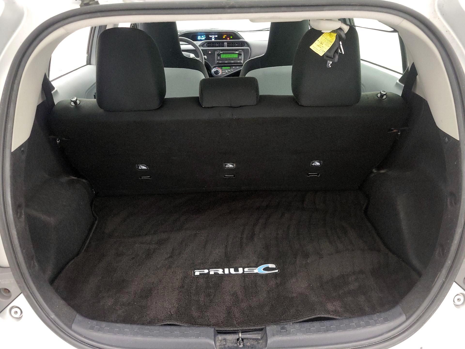 Thumbnail: 2014 Toyota Prius c - 19