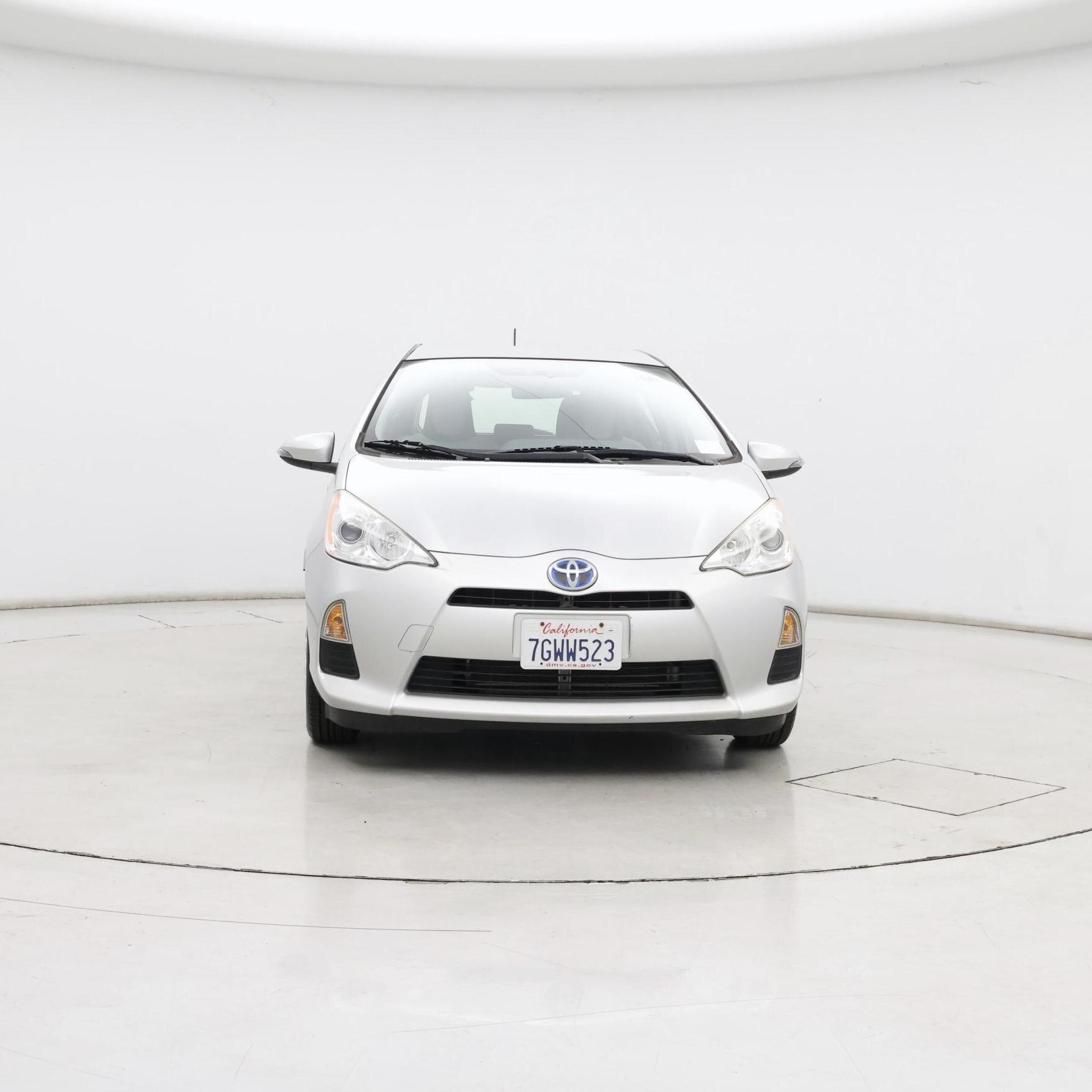 Thumbnail: 2014 Toyota Prius c - 5