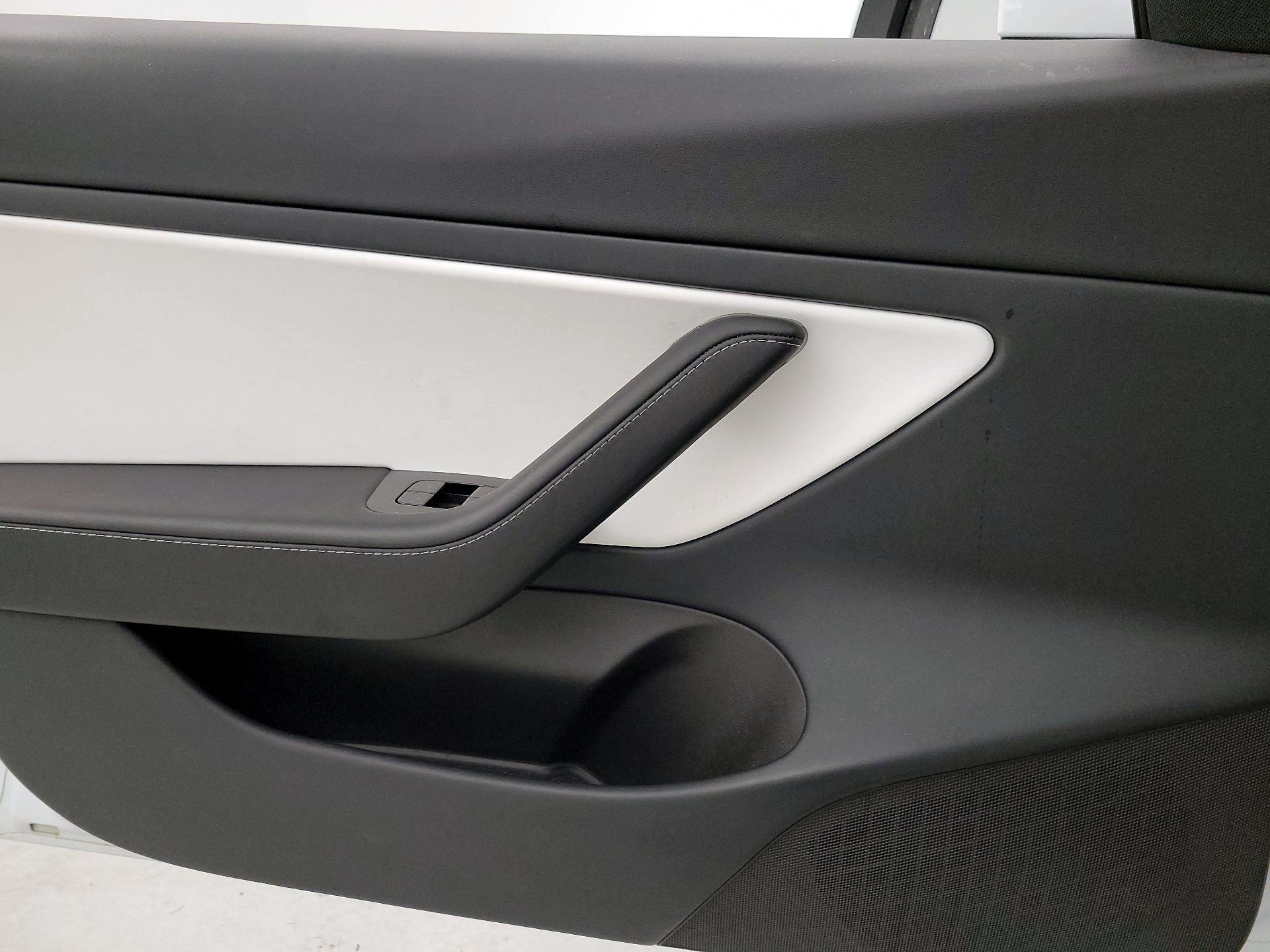 Thumbnail: 2020 Tesla Model 3 - 12