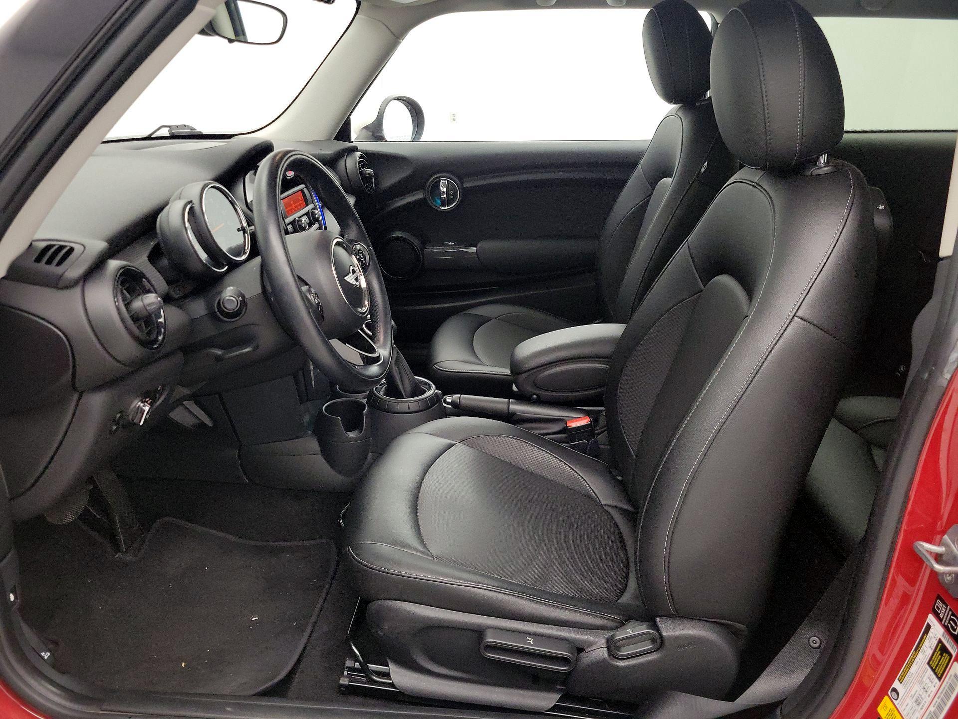 Thumbnail: 2015 MINI Cooper Hardtop - 11
