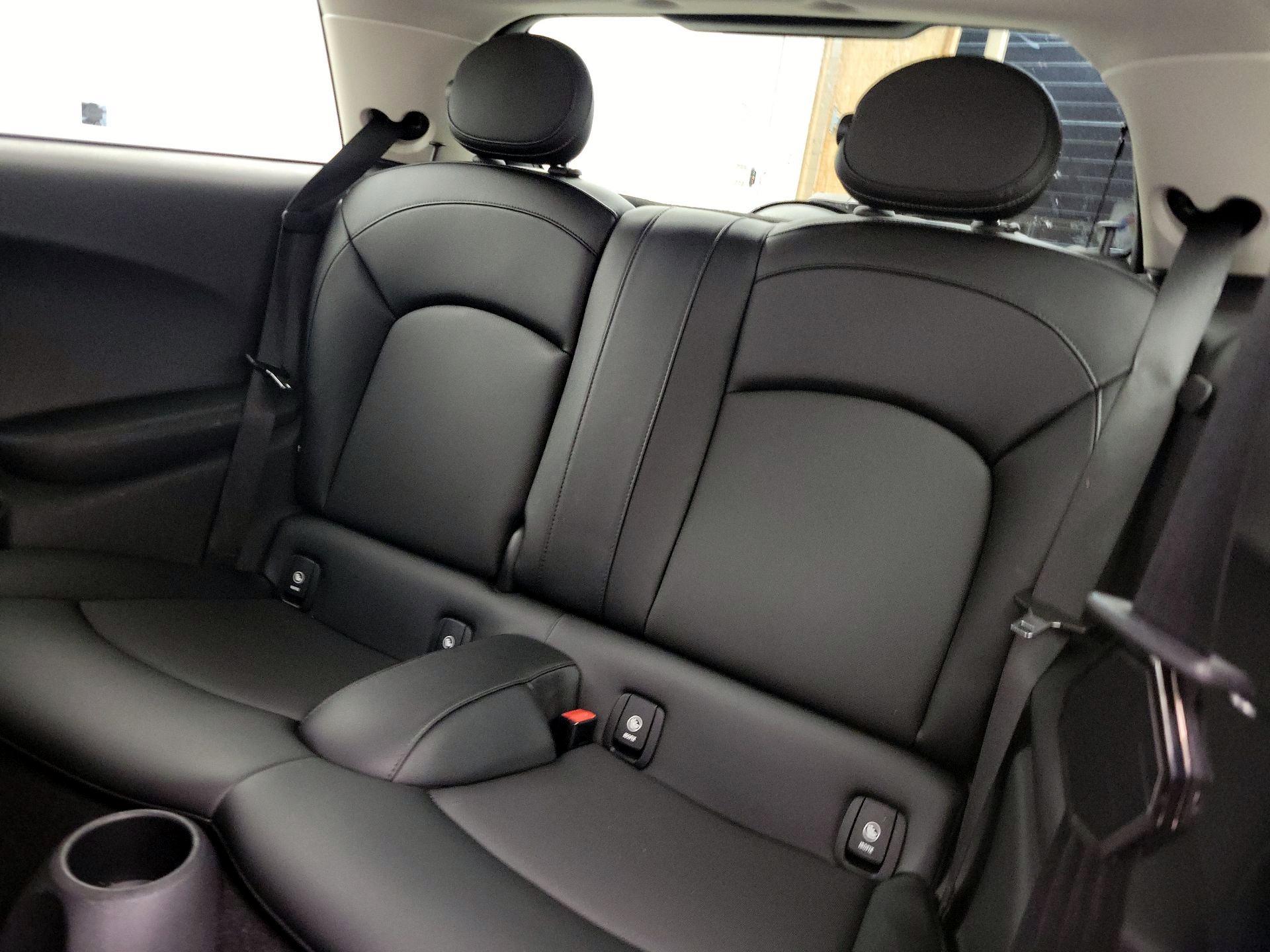Thumbnail: 2015 MINI Cooper Hardtop - 18