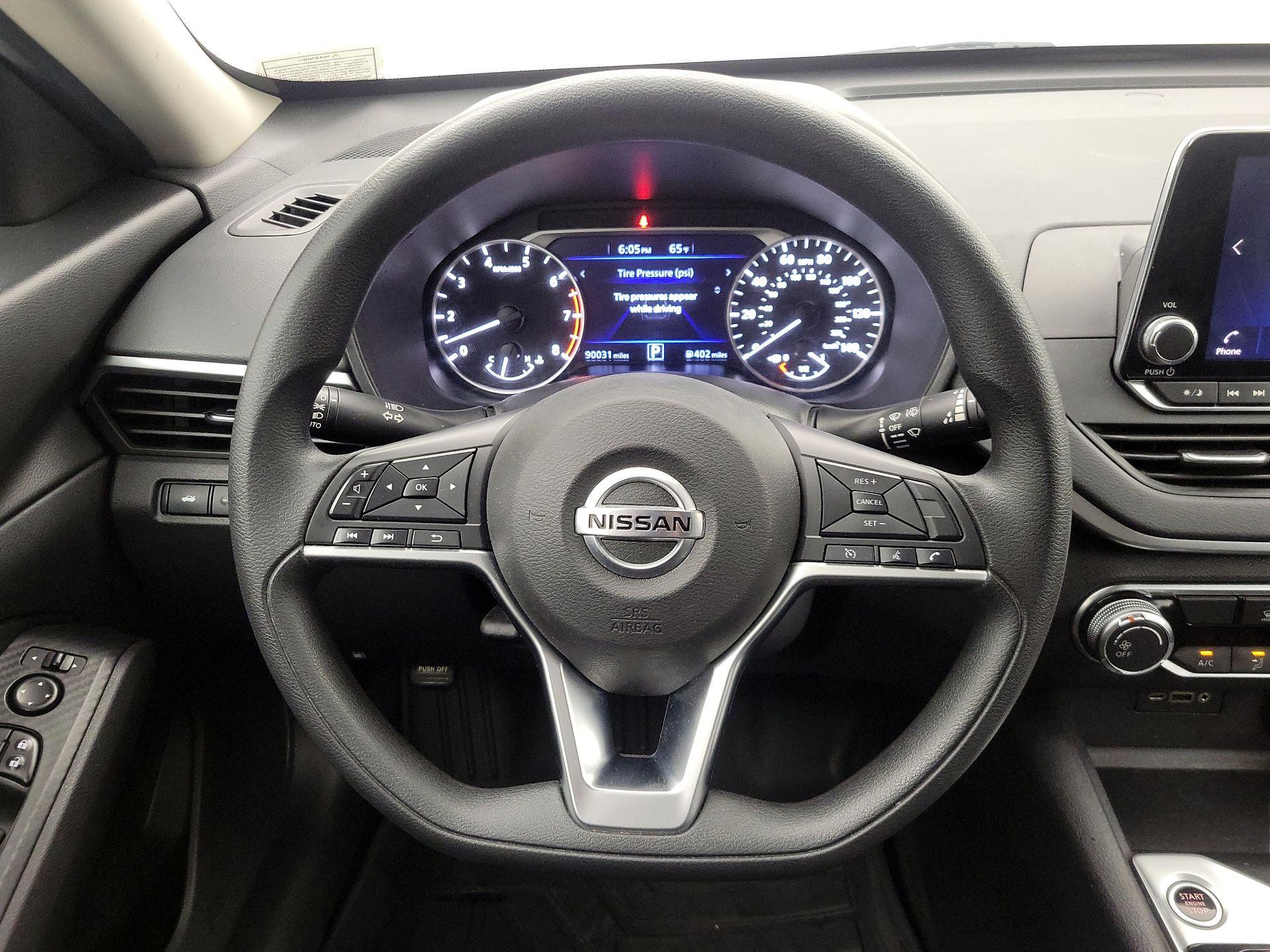 Thumbnail: 2019 Nissan Altima - 10