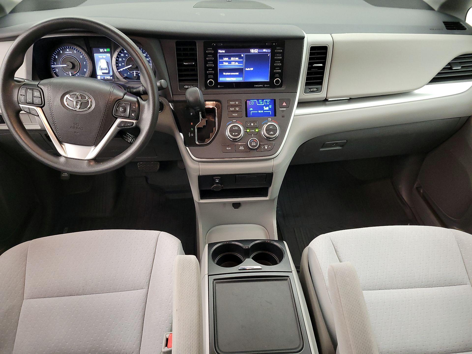 Thumbnail: 2020 Toyota Sienna - 9