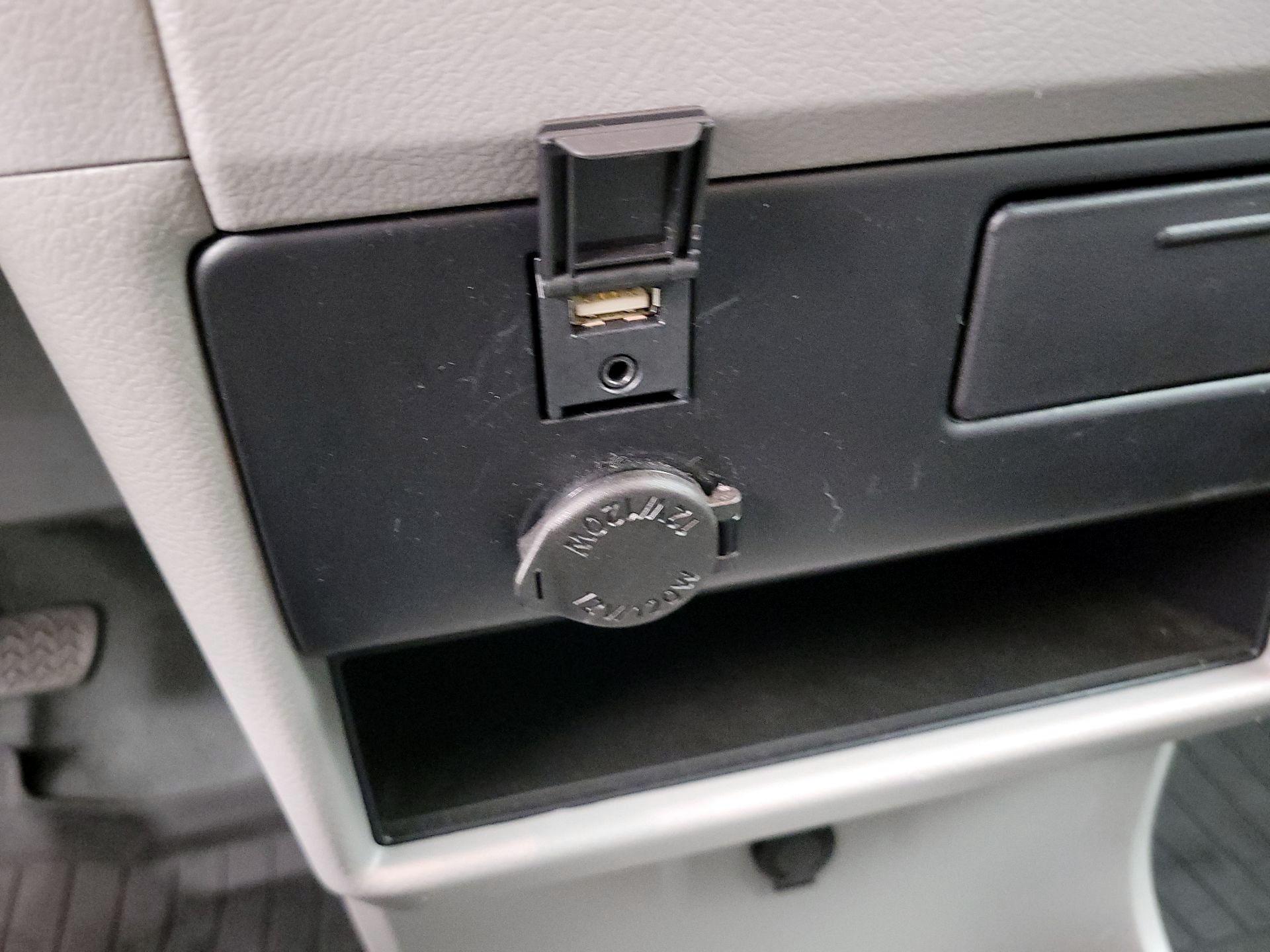 Thumbnail: 2020 Toyota Sienna - 18
