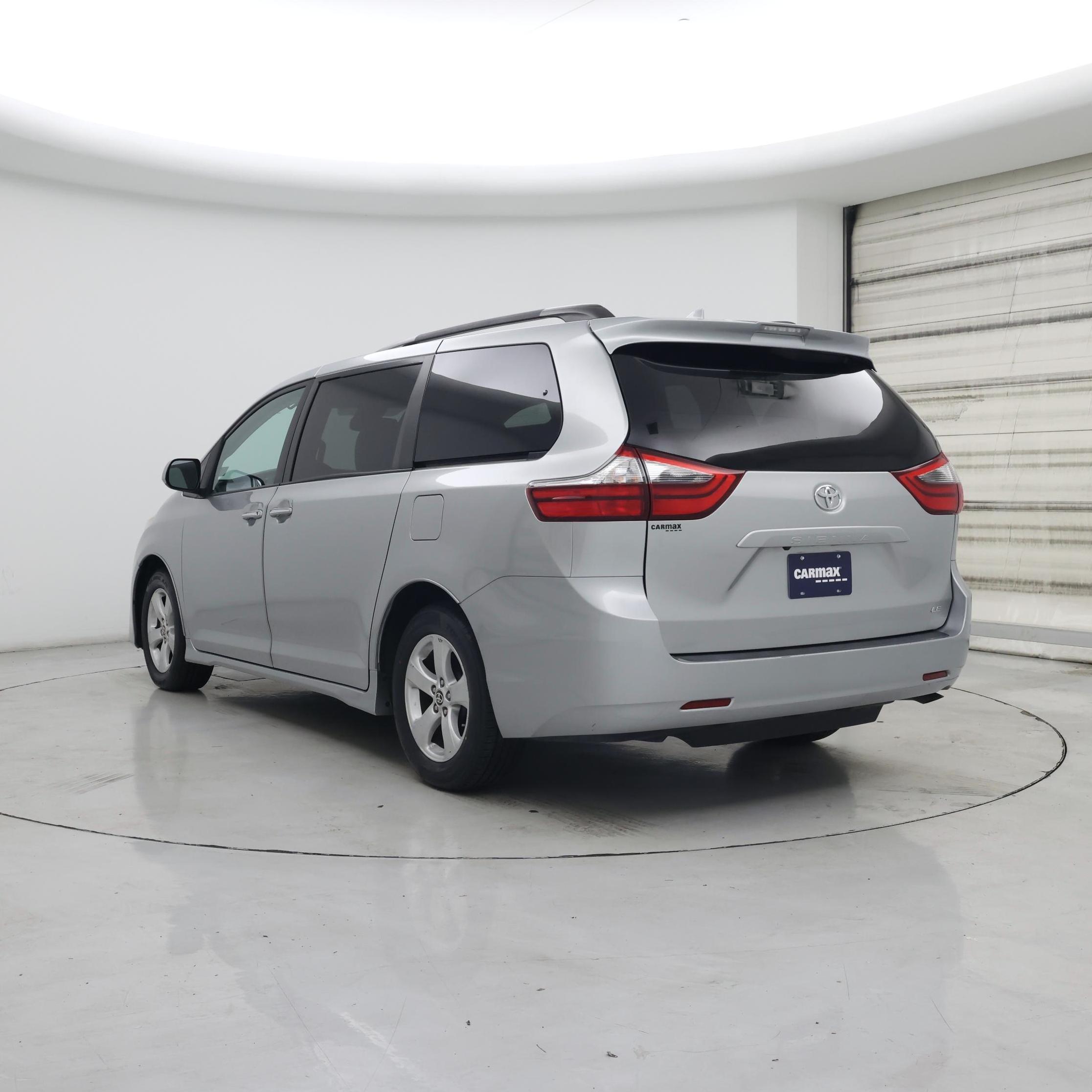 Thumbnail: 2020 Toyota Sienna - 2