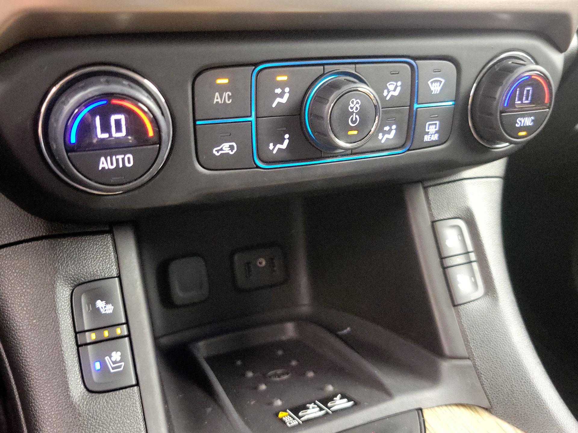 Thumbnail: 2018 GMC Acadia - 17