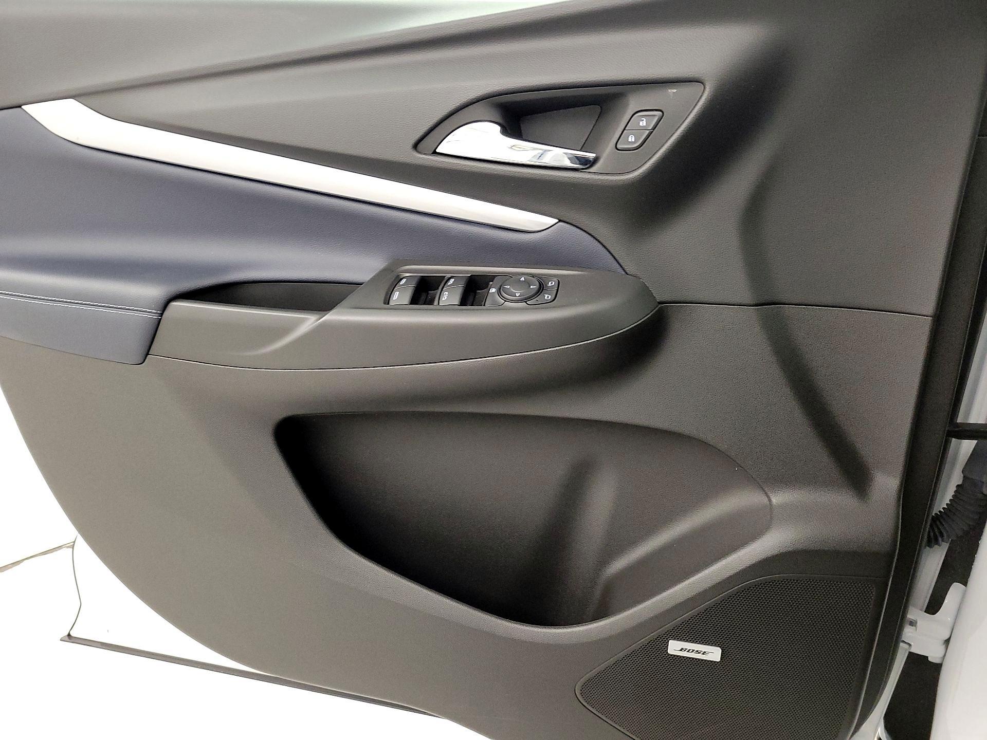 Thumbnail: 2023 Chevrolet Bolt EUV - 12