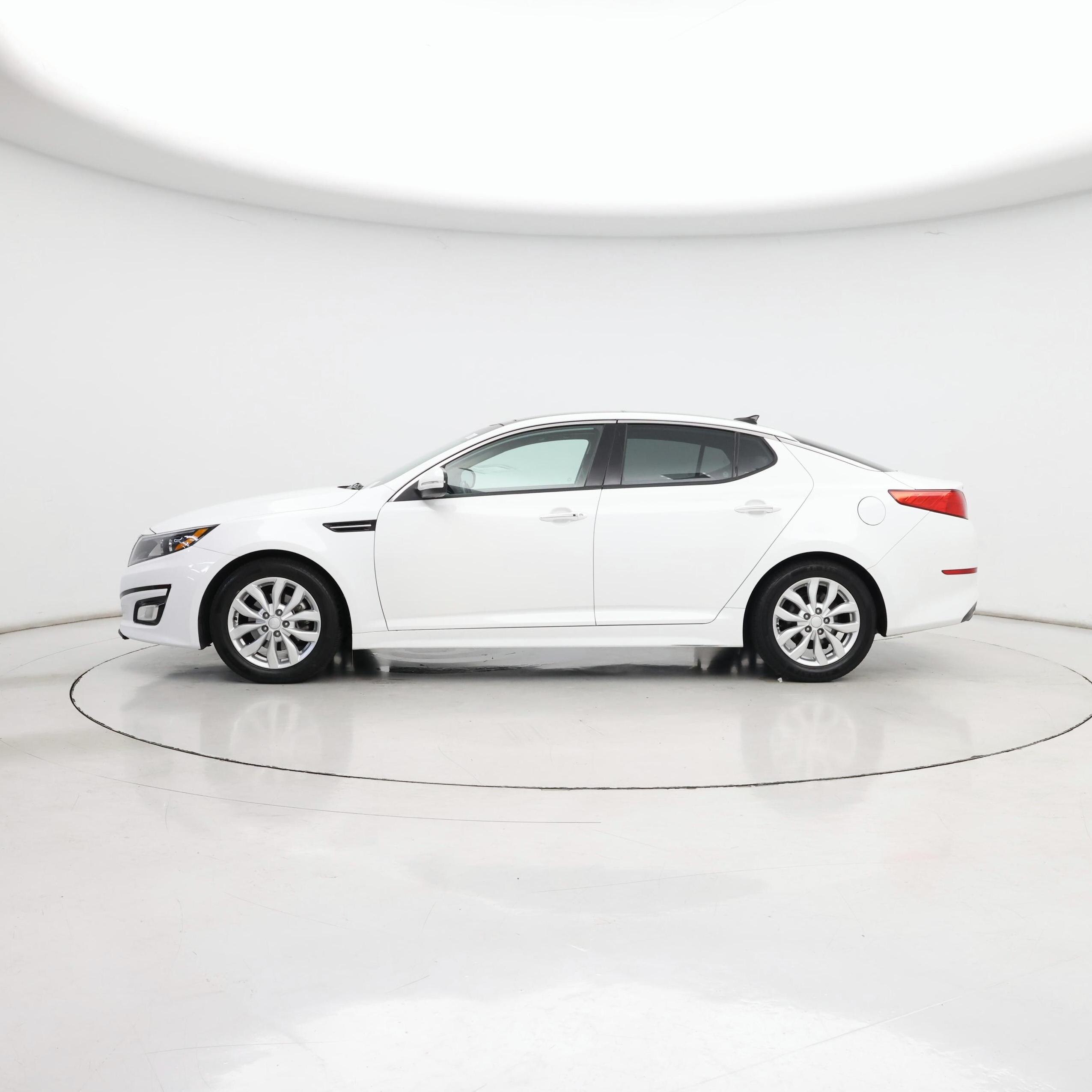 Thumbnail: 2015 Kia Optima - 3