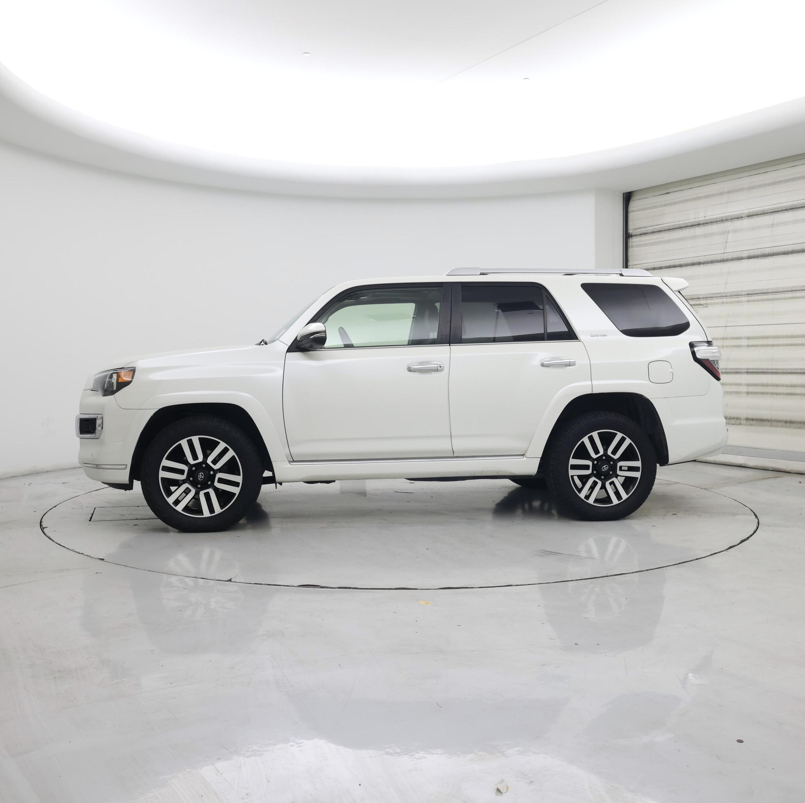 Thumbnail: 2022 Toyota 4Runner - 3