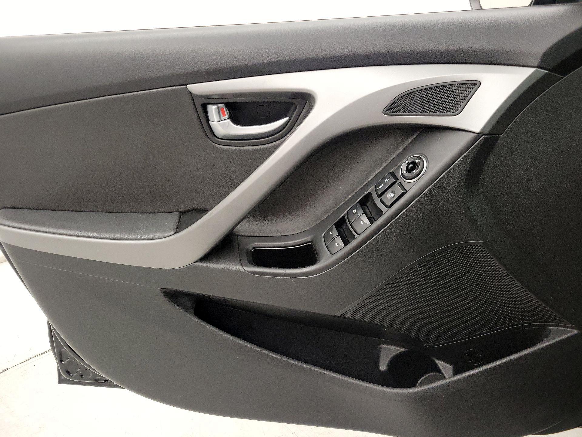 Thumbnail: 2014 Hyundai Elantra - 12