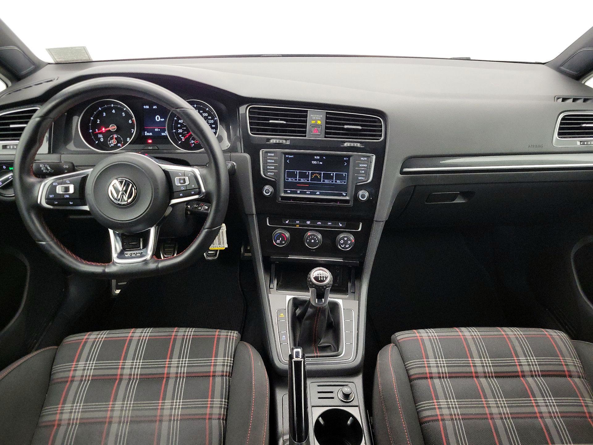 Thumbnail: 2017 Volkswagen Golf - 9