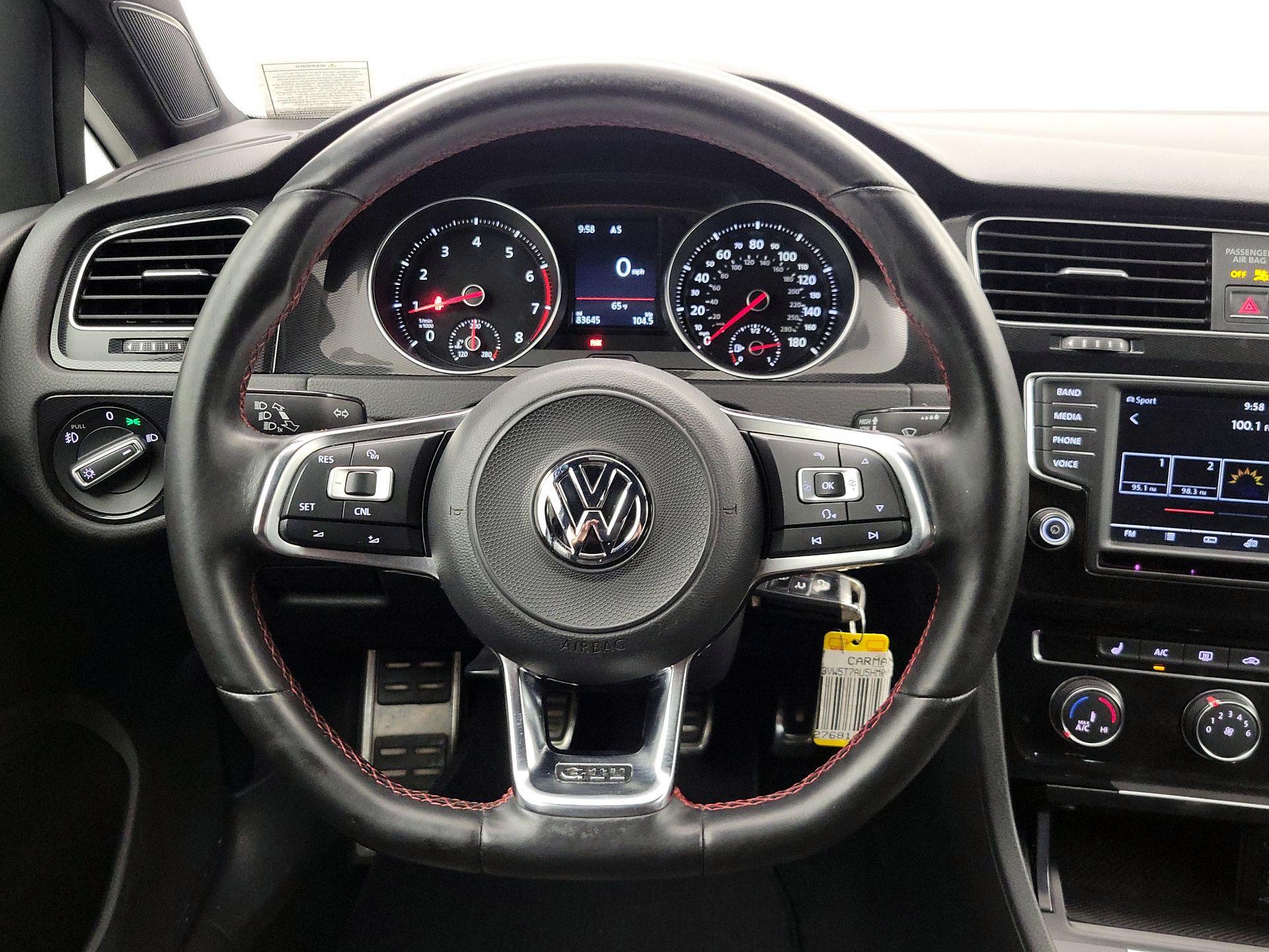 Thumbnail: 2017 Volkswagen Golf - 10