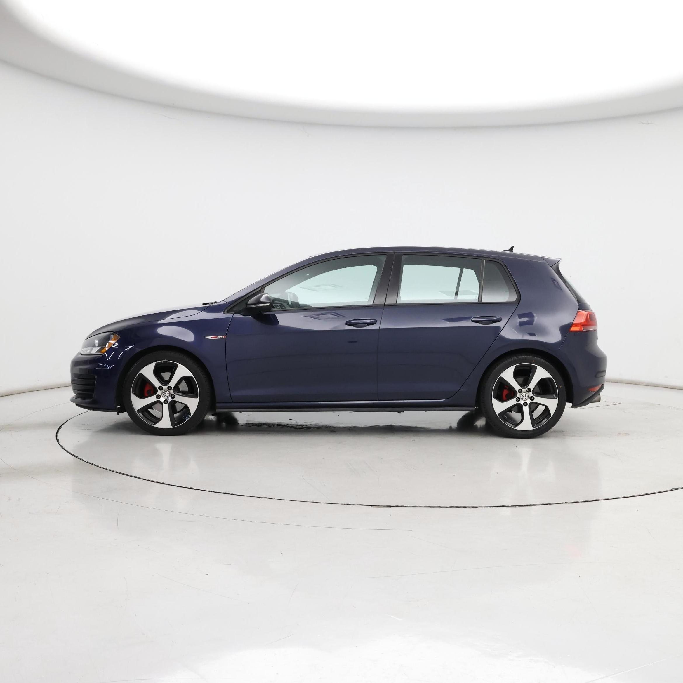 Thumbnail: 2017 Volkswagen Golf - 3