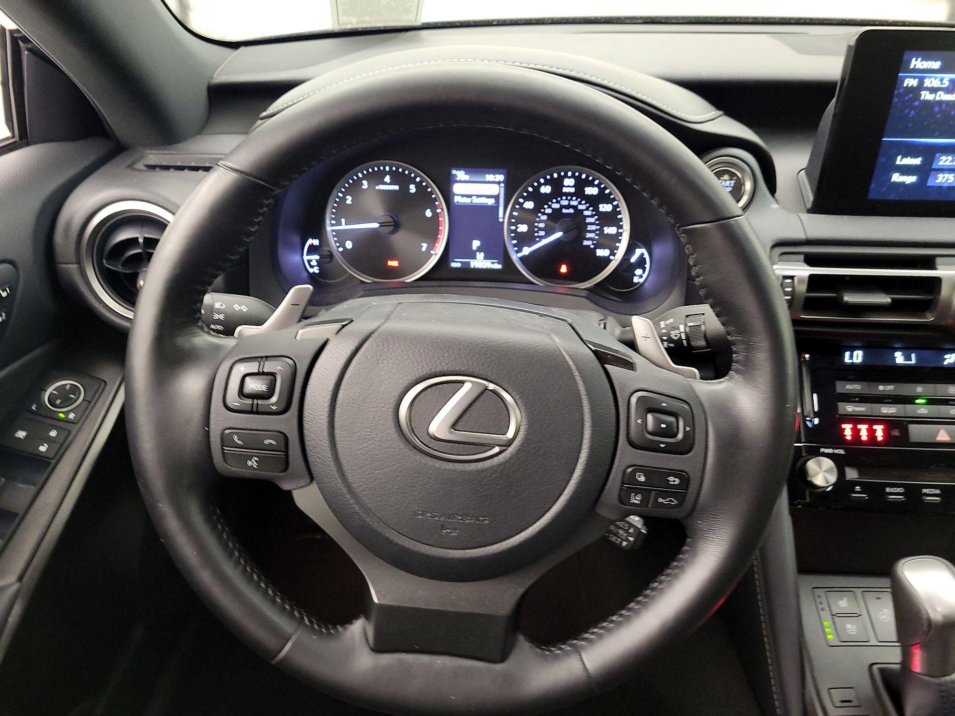 Thumbnail: 2022 Lexus IS - 10