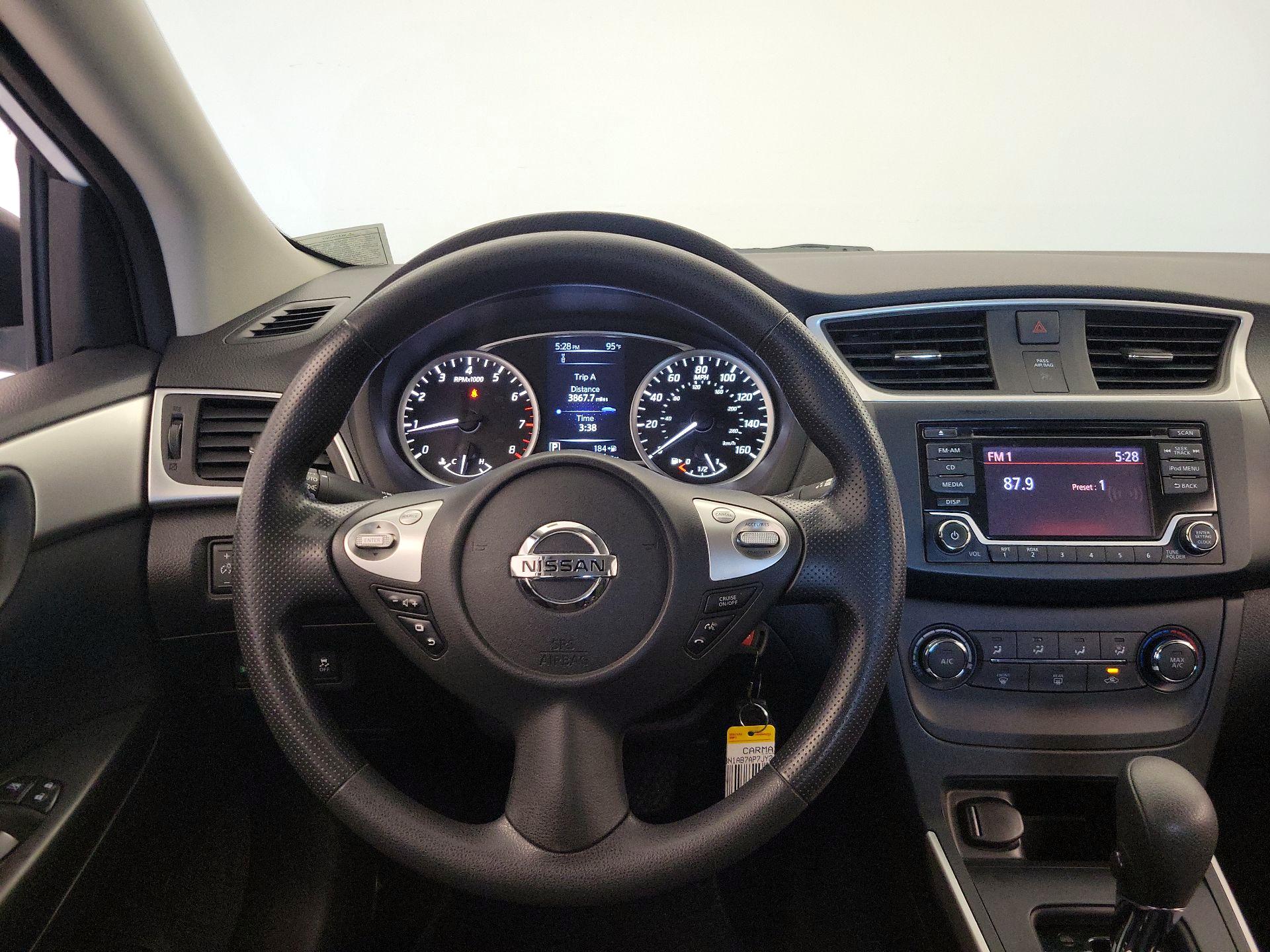 Thumbnail: 2018 Nissan Sentra - 10