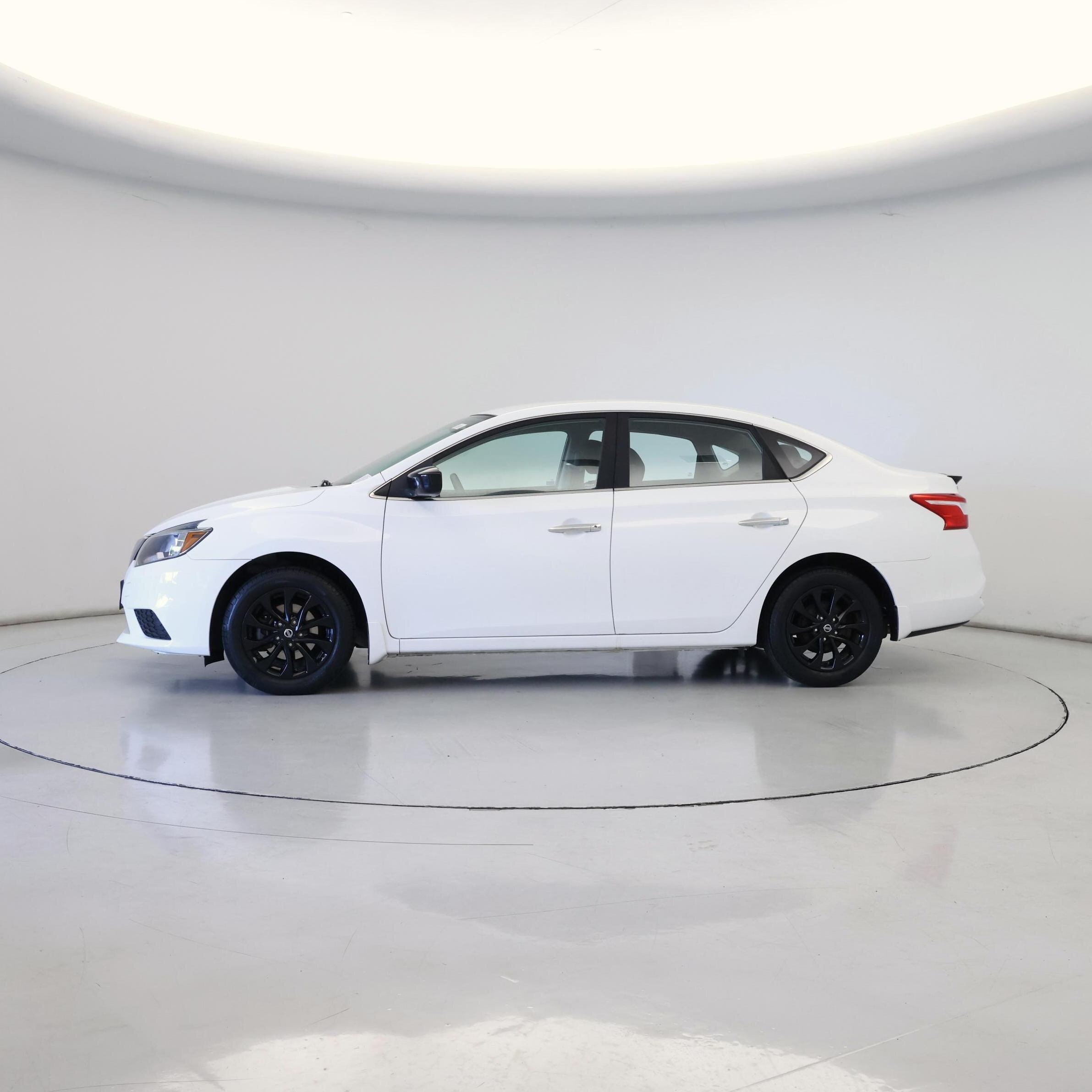Thumbnail: 2018 Nissan Sentra - 3