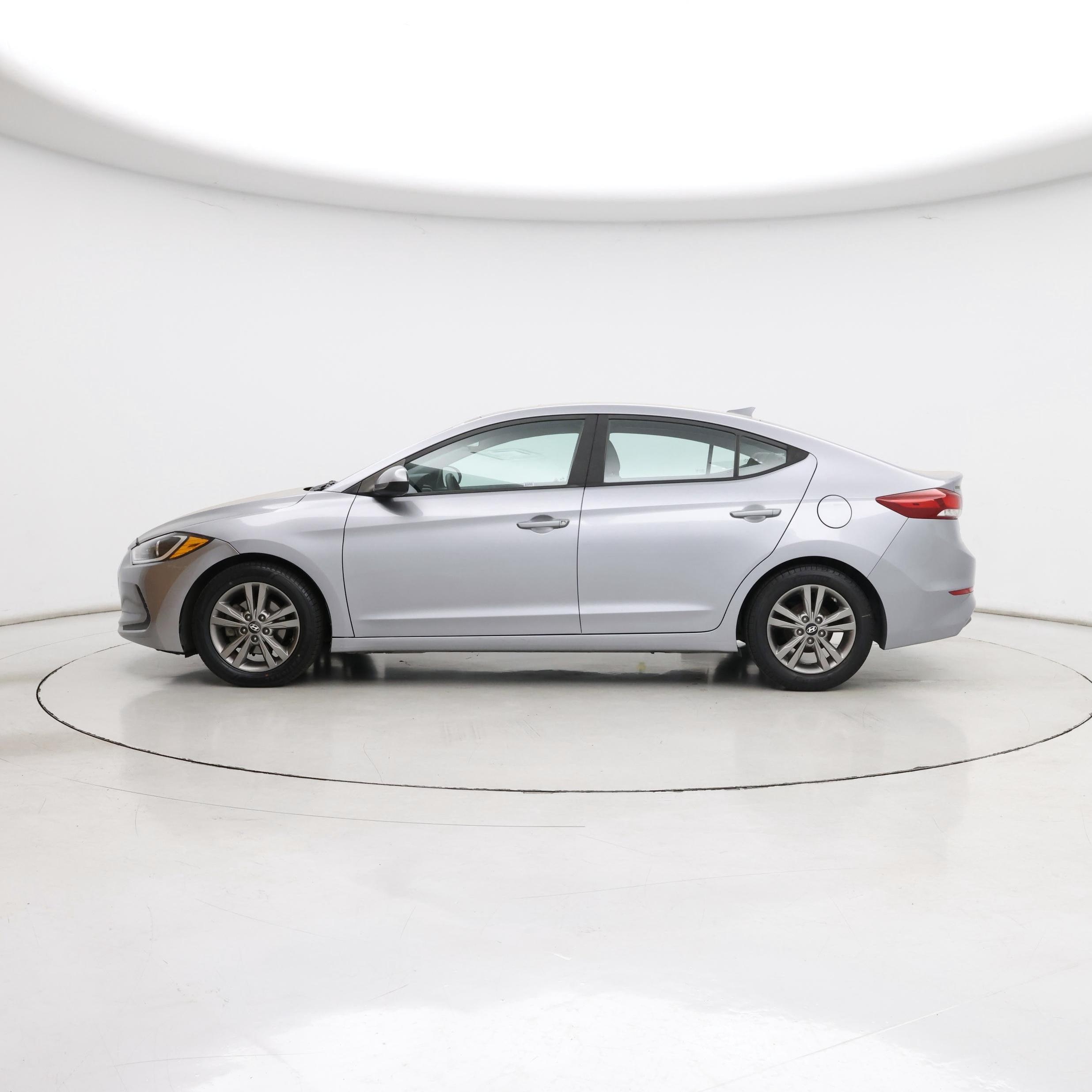 Thumbnail: 2017 Hyundai Elantra - 3